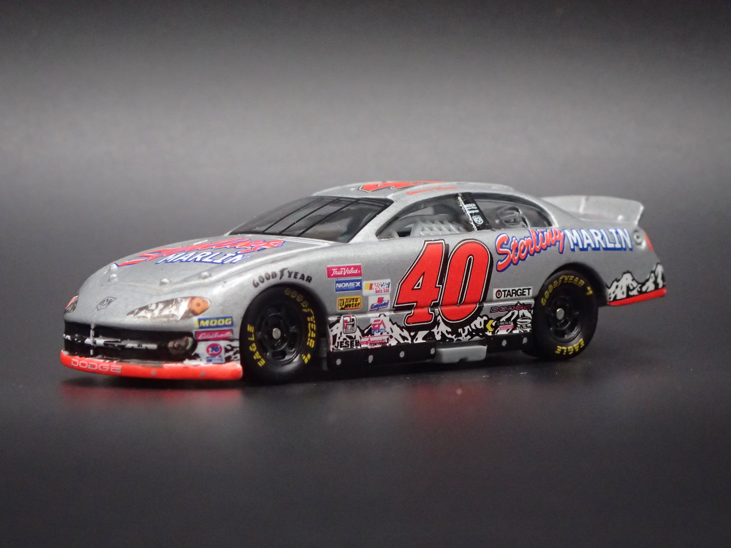 2001 01 DODGE INTREPID 40 STERLING MARLIN NASCAR 1:64 SCALE DIECAST MODEL CAR