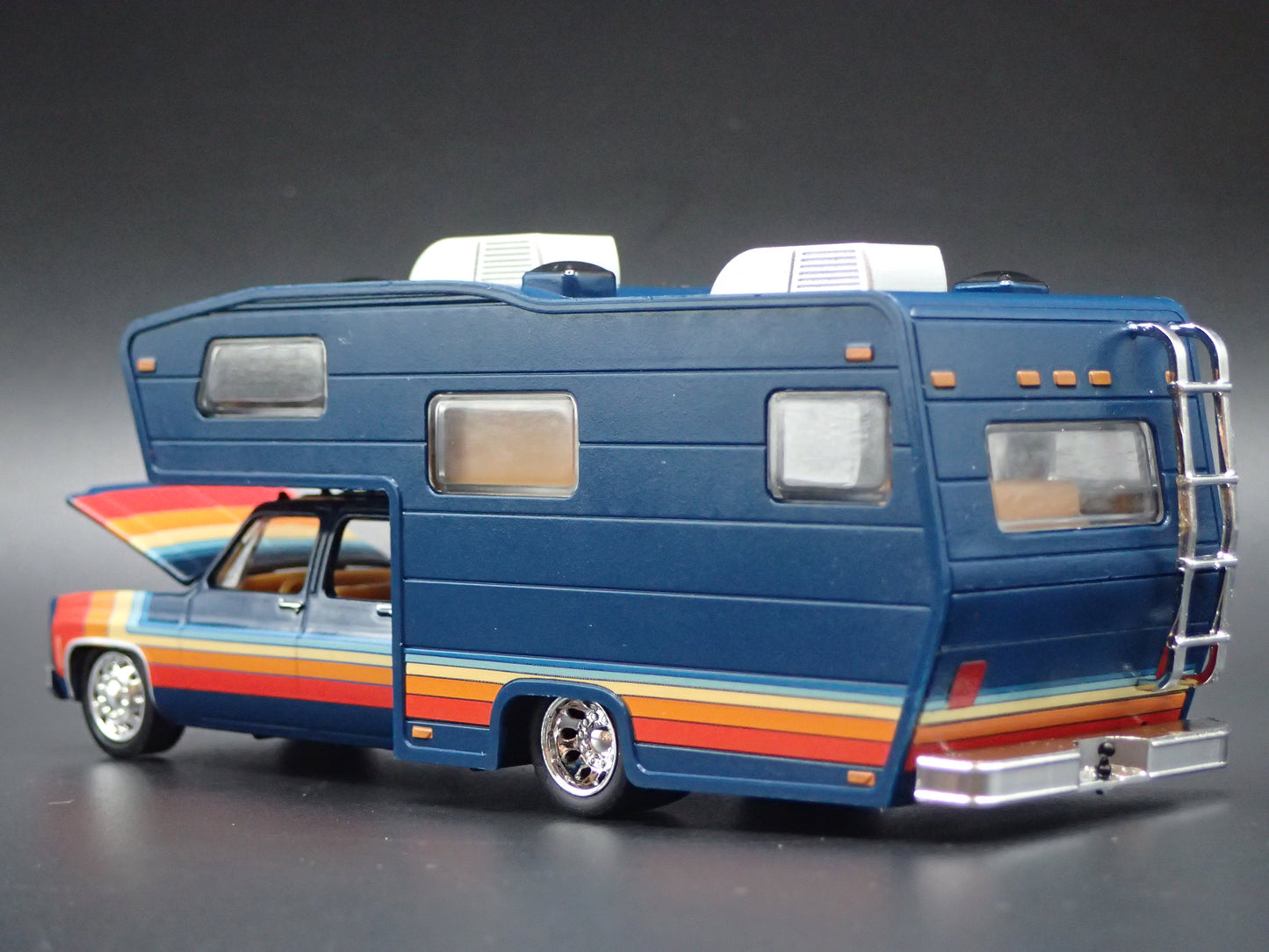 1975 75 CHEVY CHEYENNE SUPER 30 DUALLY SQUARE BODY TRUCK w/ CAMPER 1/64 DIECAST CAR