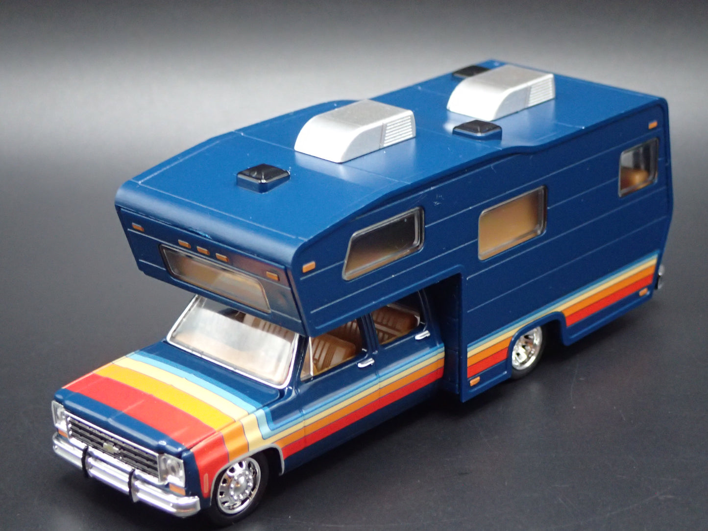 1975 75 CHEVY CHEYENNE SUPER 30 DUALLY SQUARE BODY TRUCK w/ CAMPER 1/64 DIECAST CAR