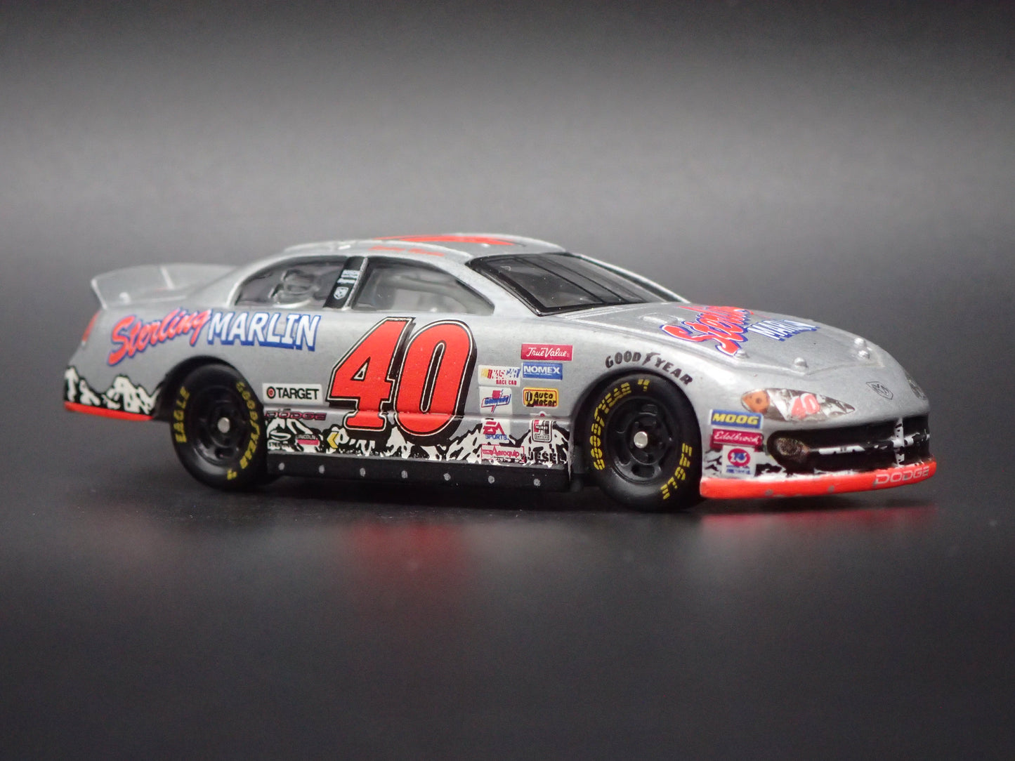 2001 01 DODGE INTREPID 40 STERLING MARLIN NASCAR 1:64 SCALE DIECAST MODEL CAR