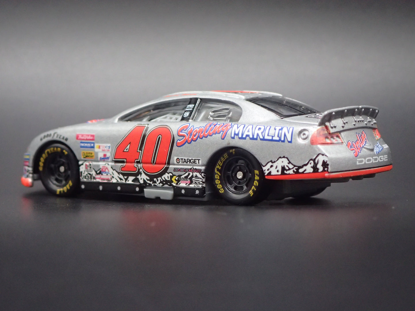 2001 01 DODGE INTREPID 40 STERLING MARLIN NASCAR 1:64 SCALE DIECAST MODEL CAR