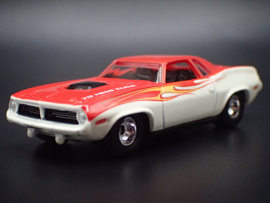 1970 70 PLYMOUTH HEMI CUDA WHITE 1:64 SCALE DIORAMA DIECAST MODEL CAR-Burning Rubber Toy Company