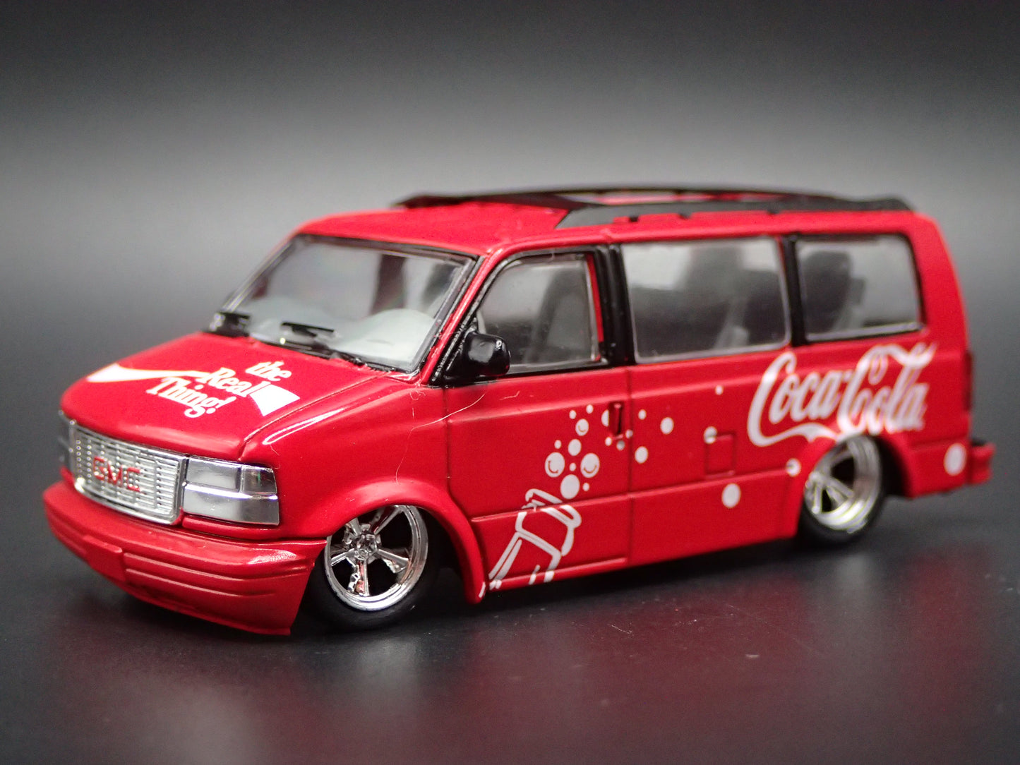 1995 GMC SAFARI VAN COKE COCA COLA 1:64 SCALE COLLECTIBLE DIECAST MODEL CAR