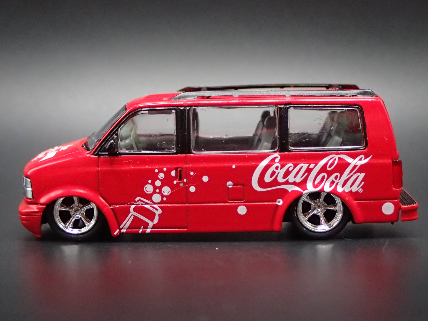1995 GMC SAFARI VAN COKE COCA COLA 1:64 SCALE COLLECTIBLE DIECAST MODEL CAR
