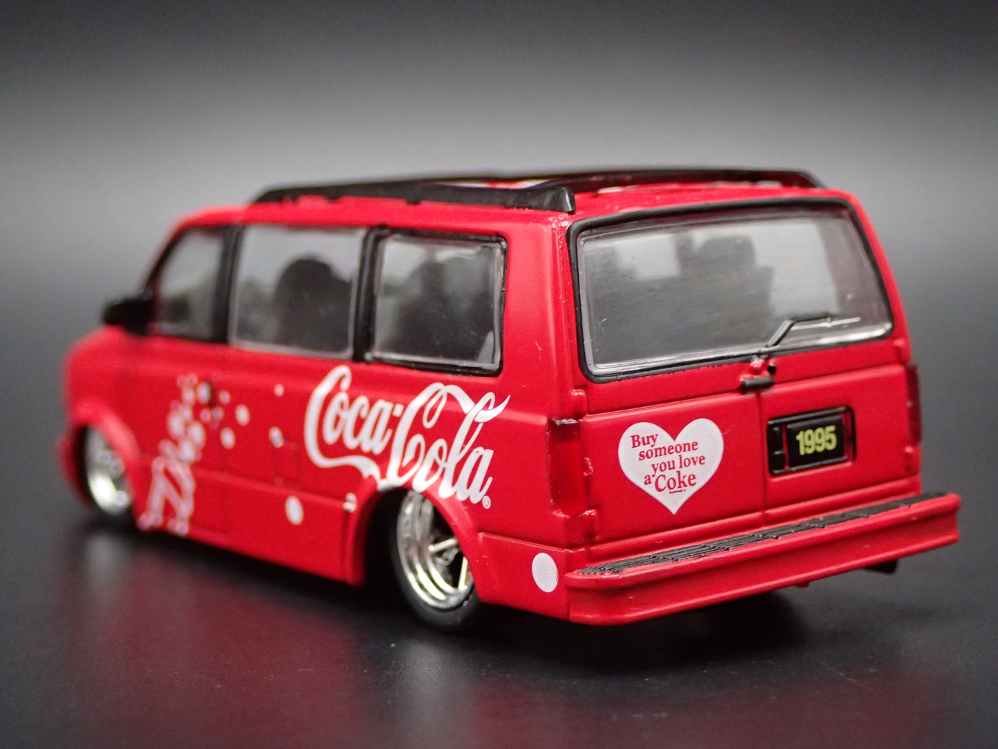 1995 GMC SAFARI VAN COKE COCA COLA 1:64 SCALE COLLECTIBLE DIECAST MODEL CAR