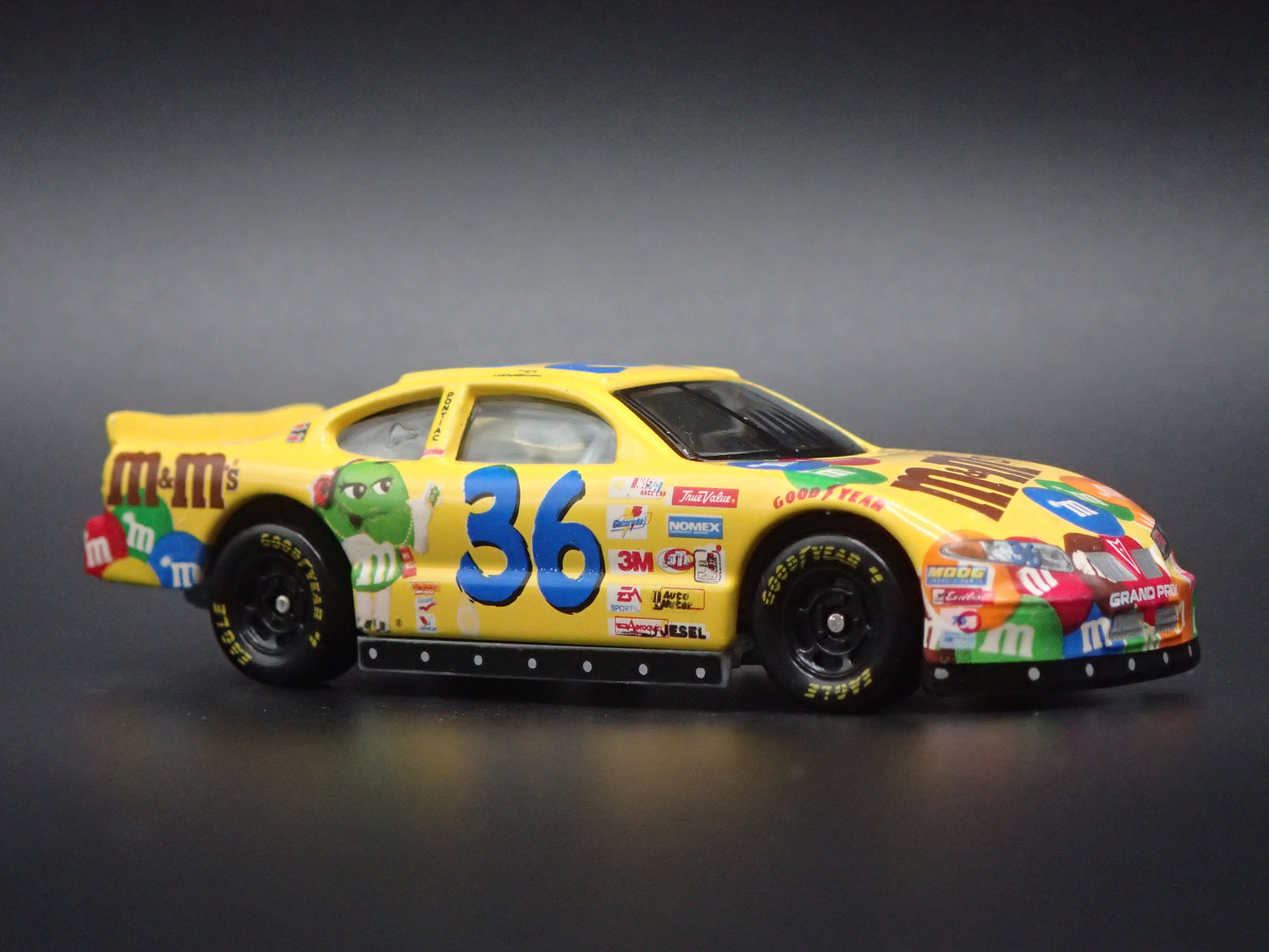 2001 PONTIAC GRAND PRIX 36 KEN SCHRADER NASCAR 1:64 SCALE DIECAST MODEL CAR