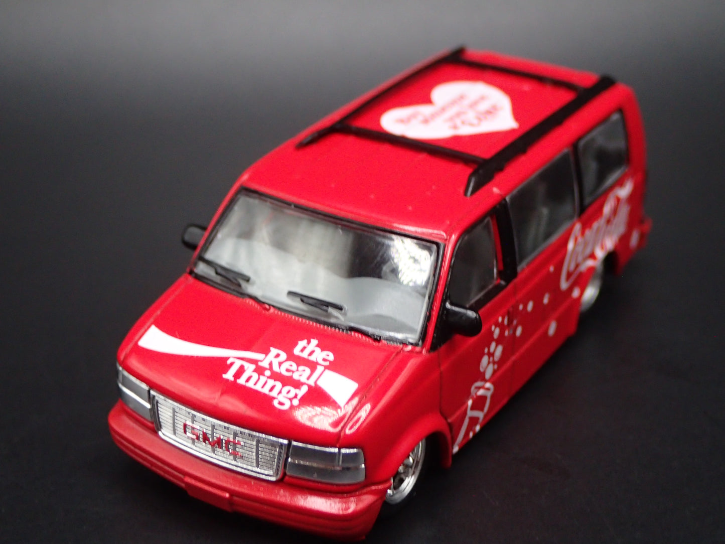 1995 GMC SAFARI VAN COKE COCA COLA 1:64 SCALE COLLECTIBLE DIECAST MODEL CAR