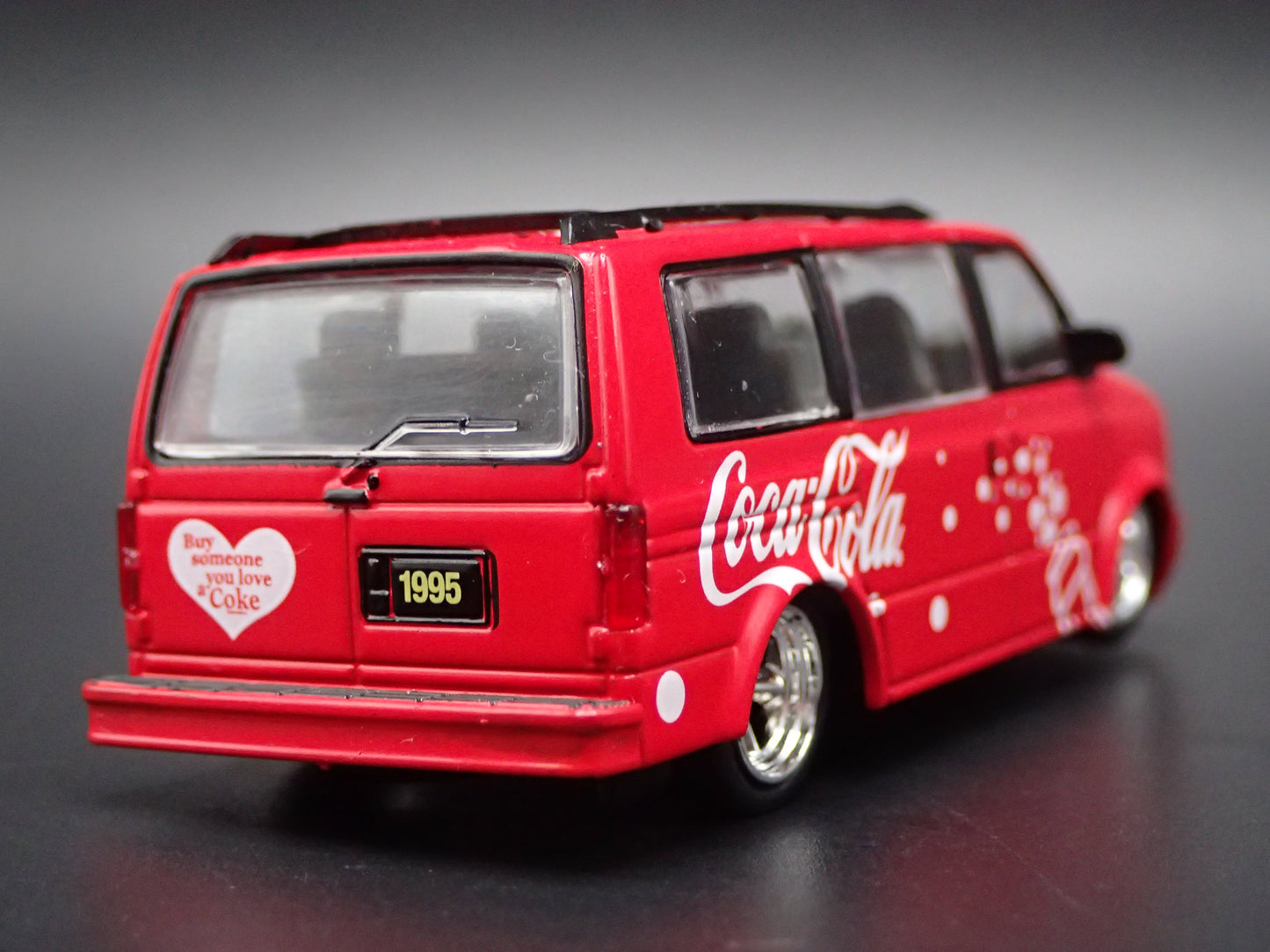 1995 GMC SAFARI VAN COKE COCA COLA 1:64 SCALE COLLECTIBLE DIECAST MODEL CAR
