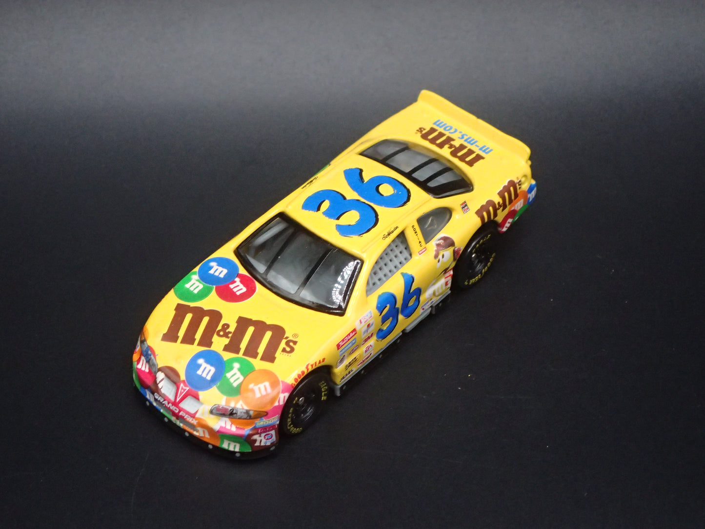 2001 PONTIAC GRAND PRIX 36 KEN SCHRADER NASCAR 1:64 SCALE DIECAST MODEL CAR