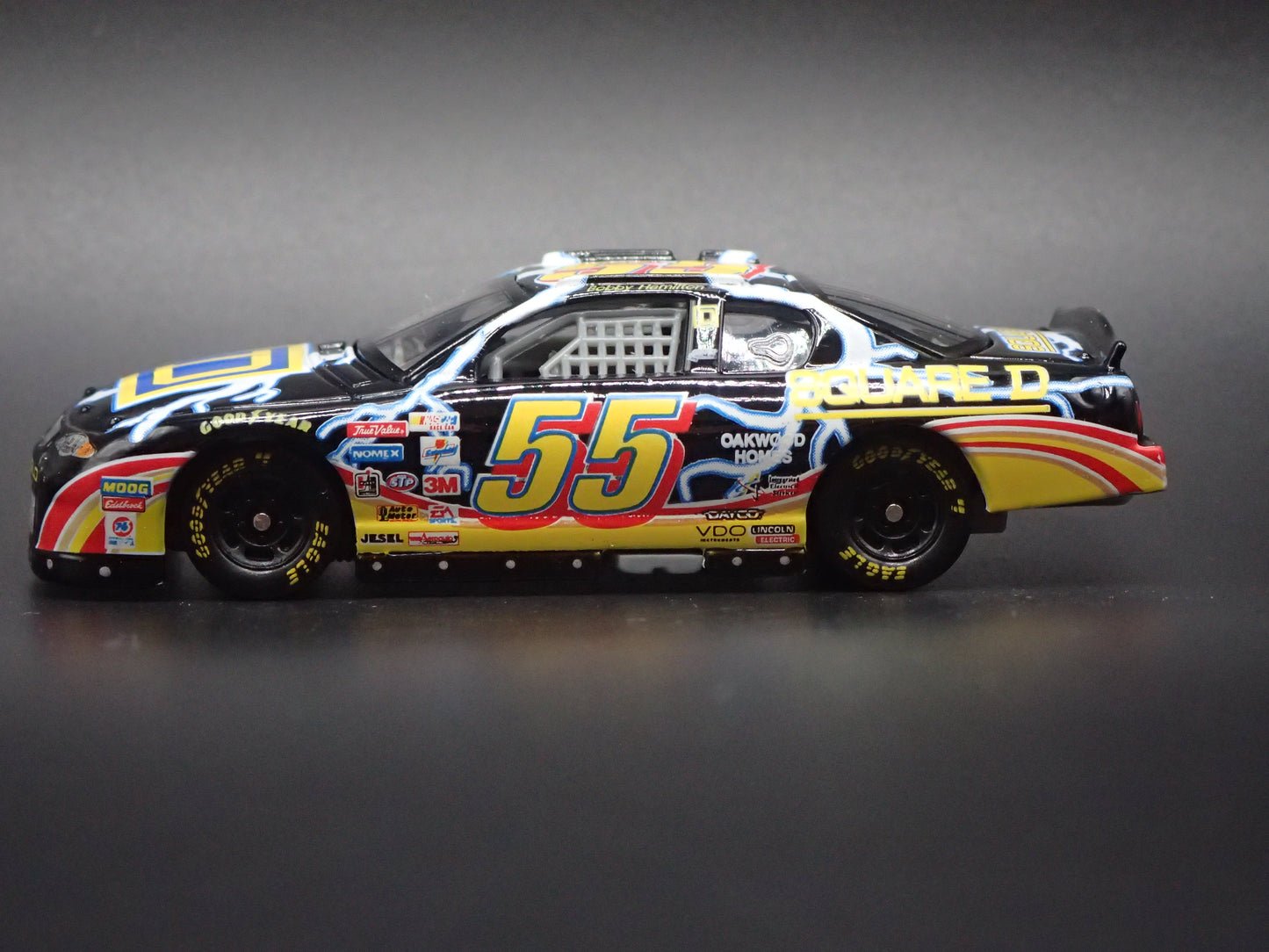 2001 01 CHEVROLET MONTE CARLO 55 BOBBY HAMILTON NASCAR 1:64 SCALE DIECAST MODEL CAR