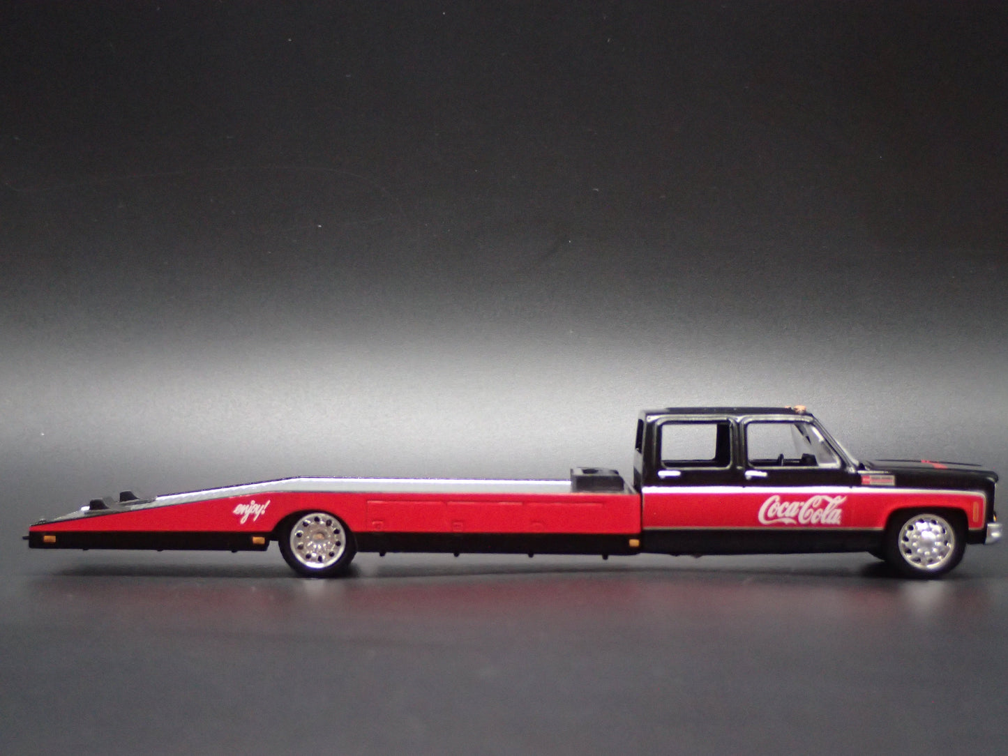 1973 GMC 3500 DUALLY SQUAREBODY RAMP TRUCK COCA COLA 1/64 SCALE DIECAST CAR