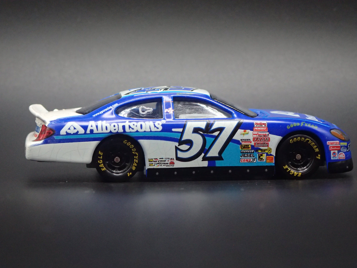 2001 01 FORD TAURUS 57 JASON KELLER NASCAR 1:64 SCALE DIECAST MODEL CAR