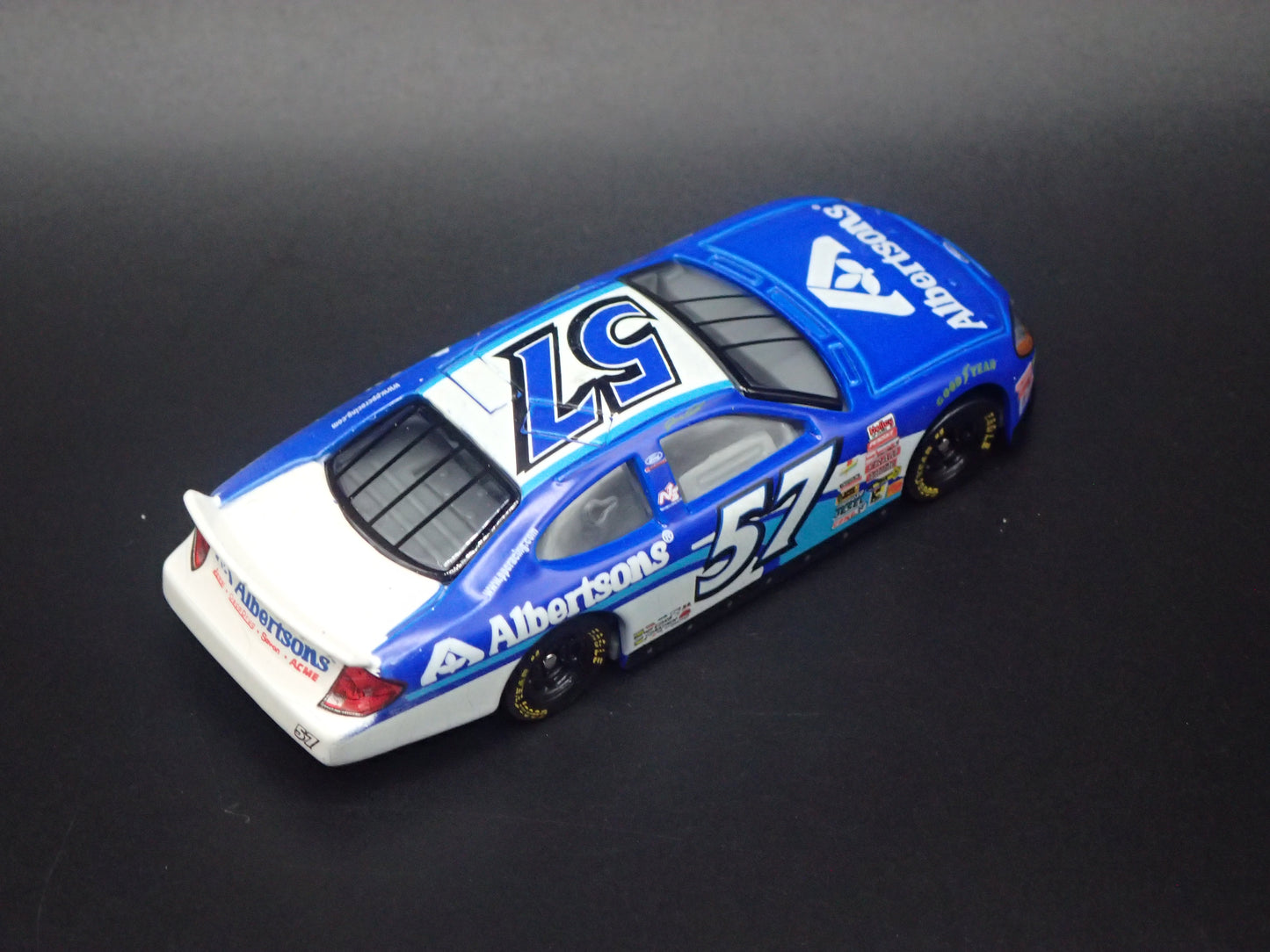 2001 01 FORD TAURUS 57 JASON KELLER NASCAR 1:64 SCALE DIECAST MODEL CAR