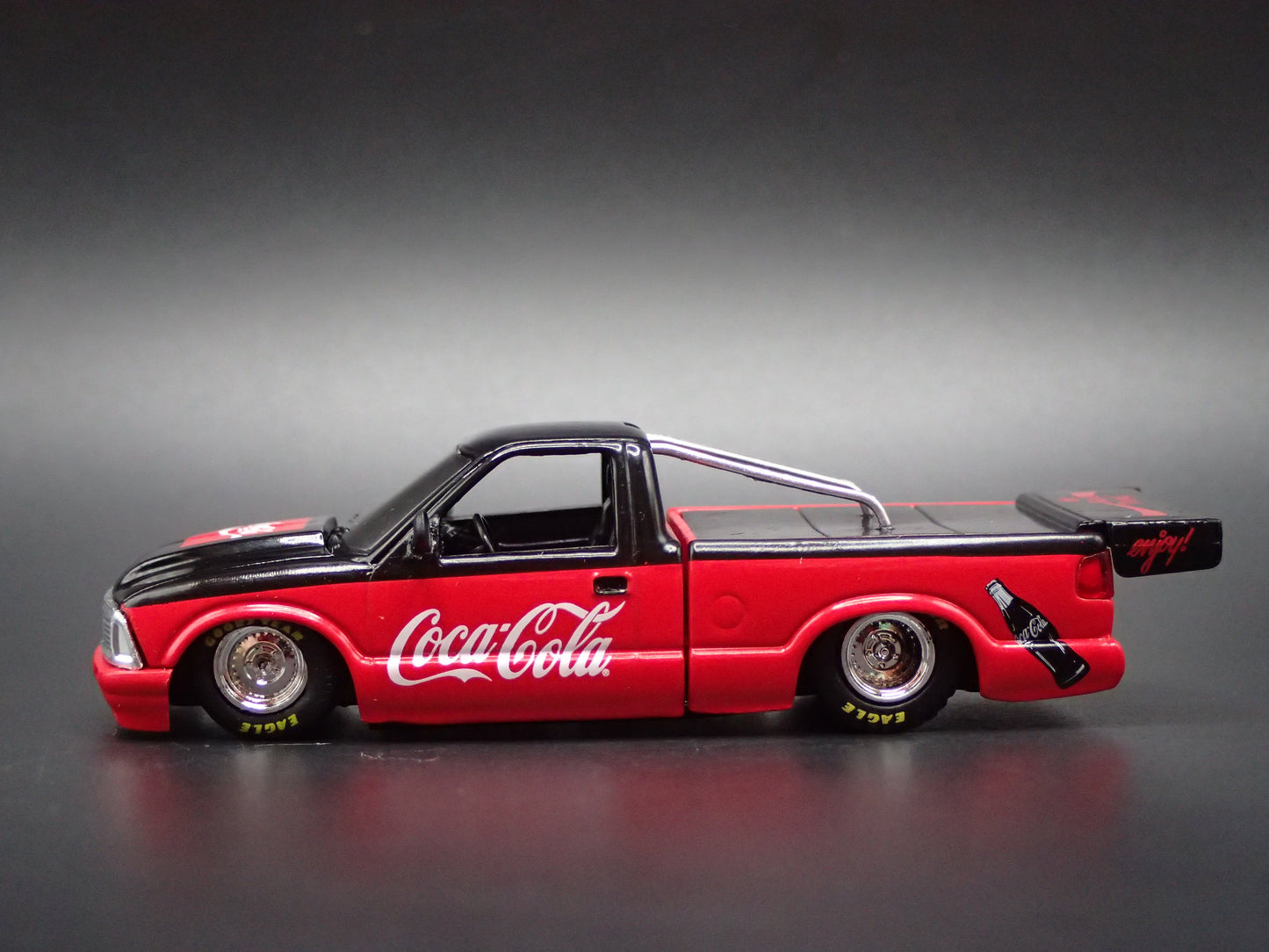 1995 GMC SONOMA 15 PICKUP TRUCK NHRA DRAG COCA COLA 1:64 SCALE DIECAST MODEL CAR