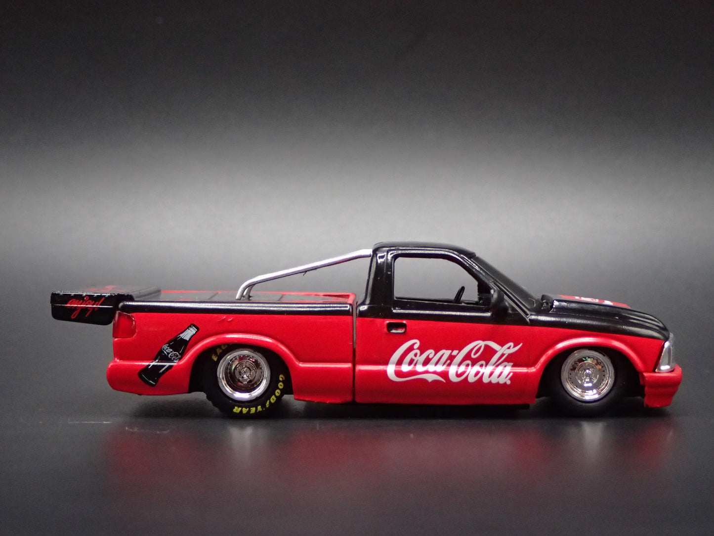 1995 GMC SONOMA 15 PICKUP TRUCK NHRA DRAG COCA COLA 1:64 SCALE DIECAST MODEL CAR