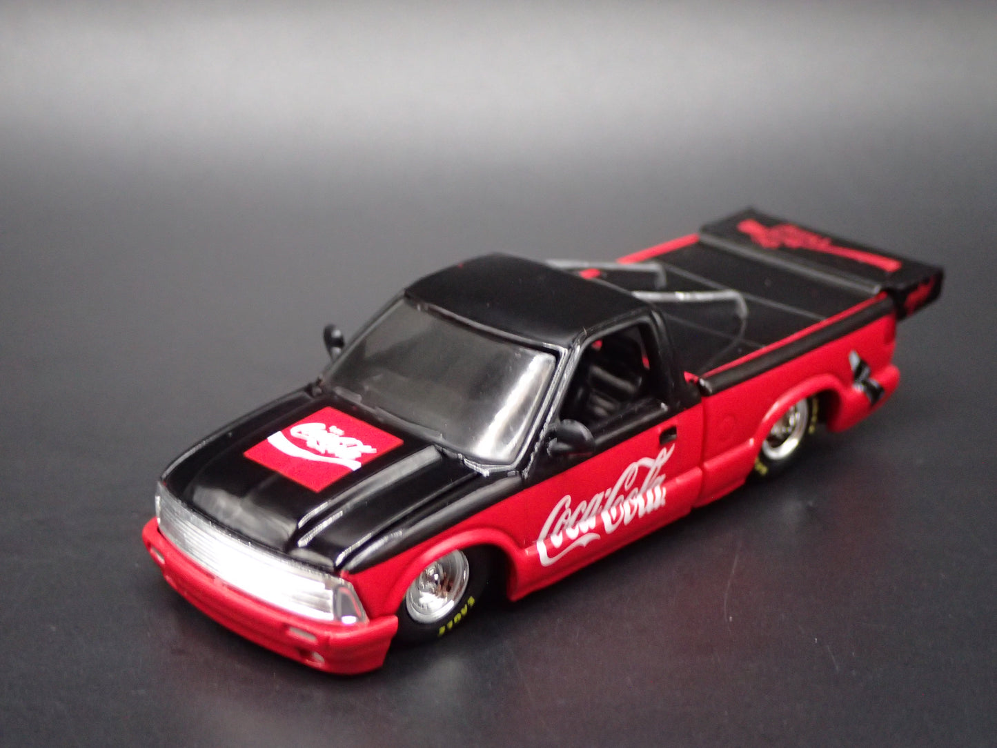 1995 GMC SONOMA 15 PICKUP TRUCK NHRA DRAG COCA COLA 1:64 SCALE DIECAST MODEL CAR