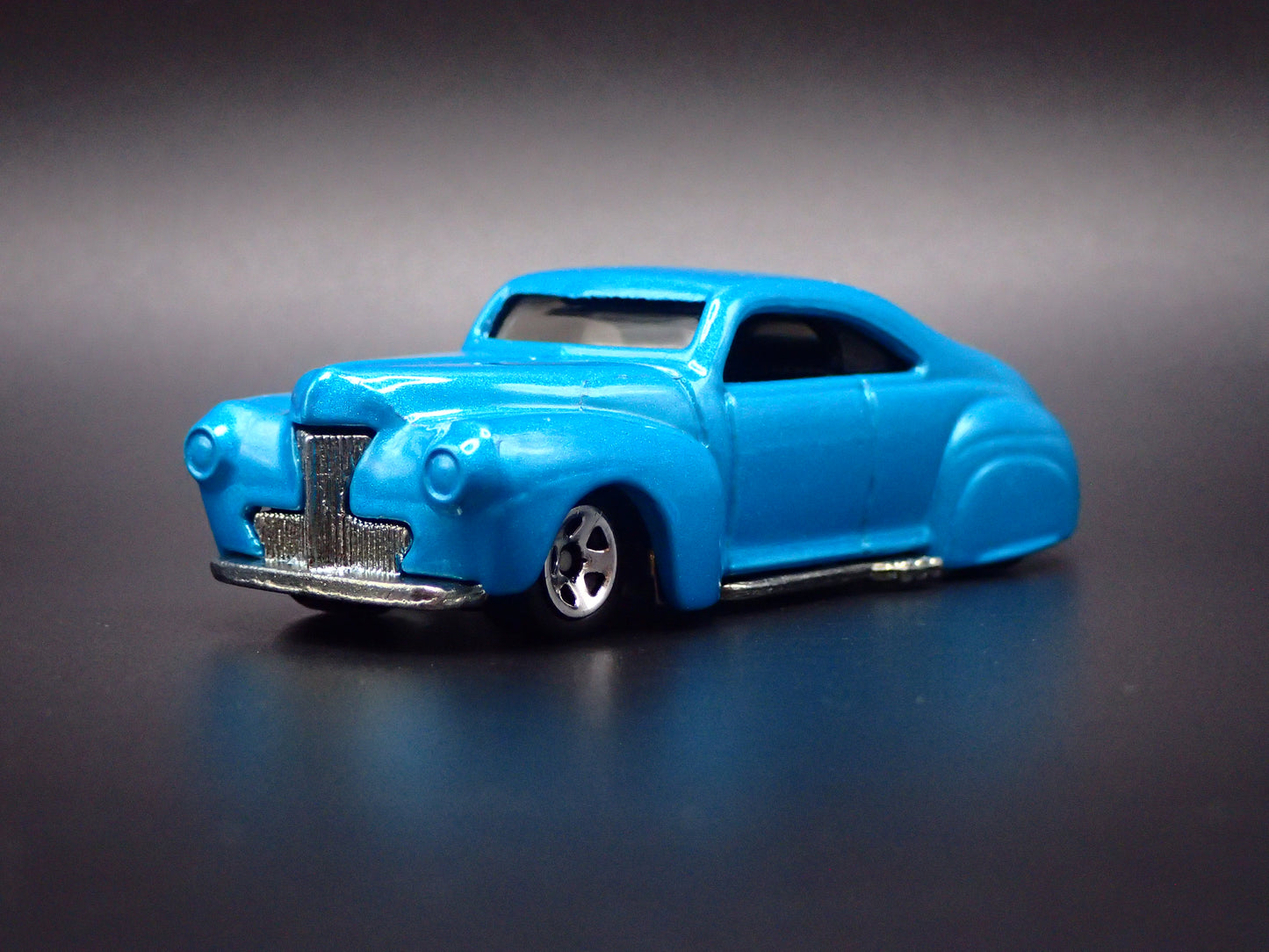 1941 41 FORD TAIL DRAGGER CUSTOM HOT ROD 1:64 SCALE DIORAMA DIECAST MODEL CAR