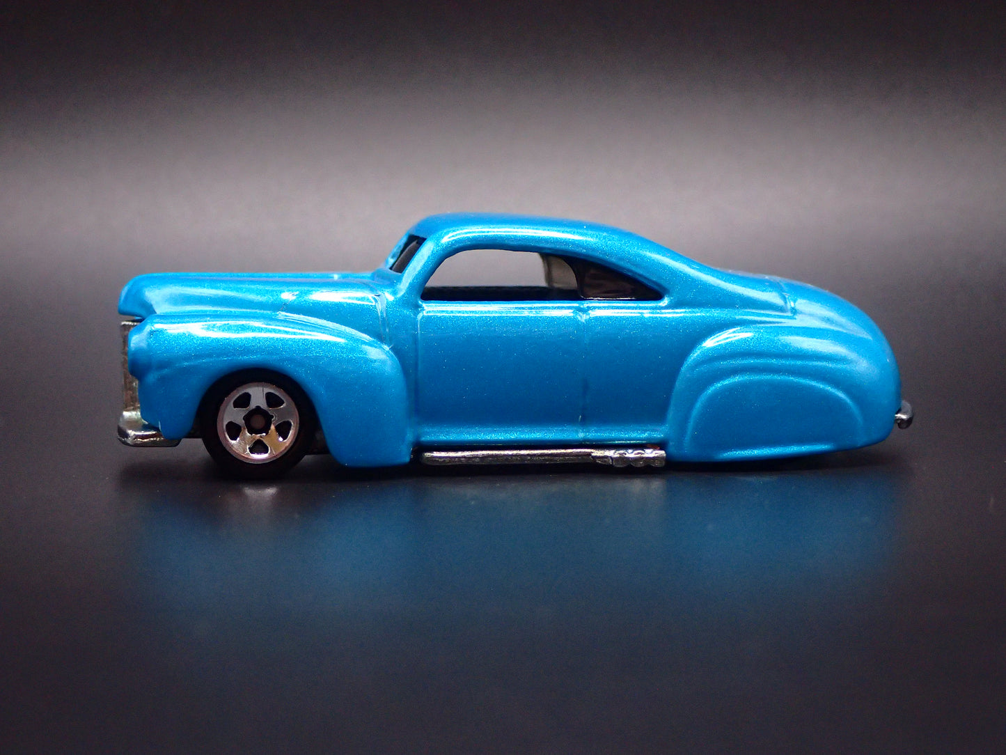 1941 41 FORD TAIL DRAGGER CUSTOM HOT ROD 1:64 SCALE DIORAMA DIECAST MODEL CAR