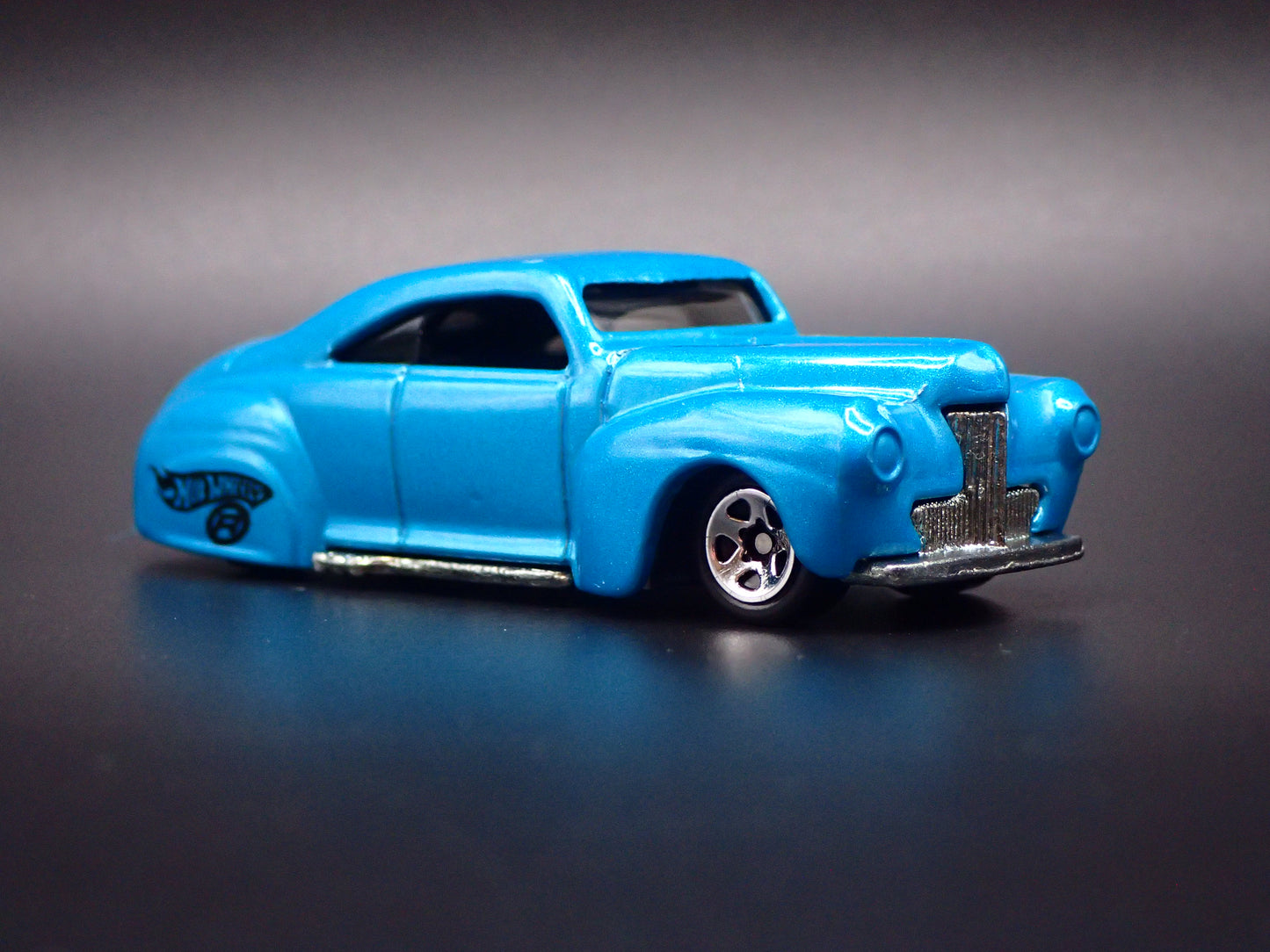 1941 41 FORD TAIL DRAGGER CUSTOM HOT ROD 1:64 SCALE DIORAMA DIECAST MODEL CAR