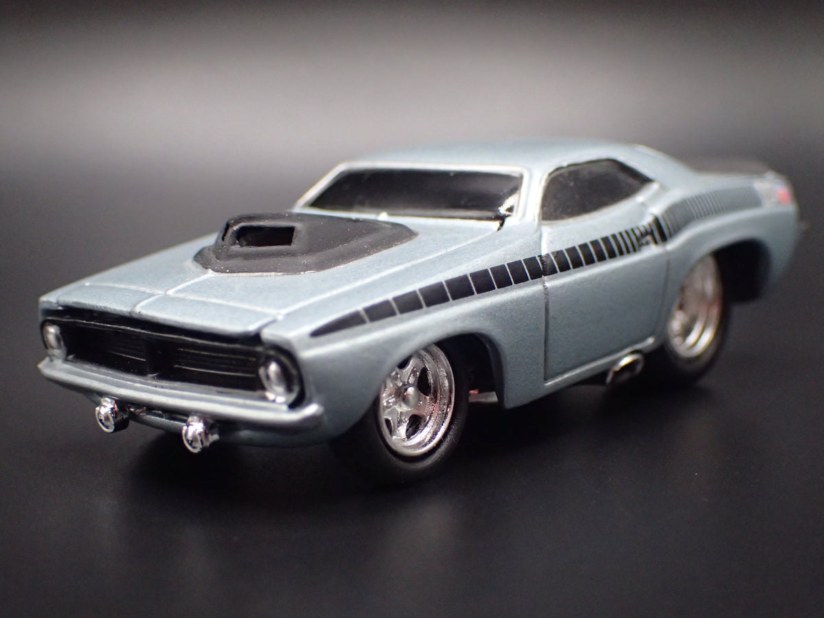 1970 70 PLYMOUTH AAR CUDA SILVER 1:64 SCALE DIORAMA DIECAST MODEL CAR