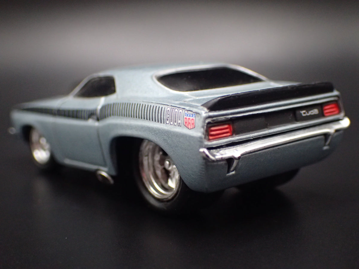 1970 70 PLYMOUTH AAR CUDA SILVER 1:64 SCALE DIORAMA DIECAST MODEL CAR