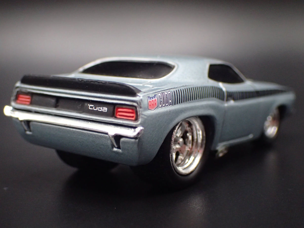 1970 70 PLYMOUTH AAR CUDA SILVER 1:64 SCALE DIORAMA DIECAST MODEL CAR
