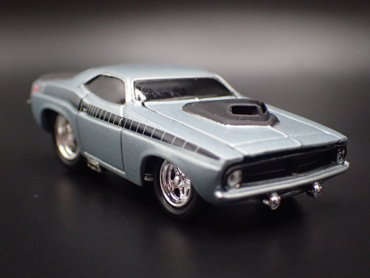 1970 70 PLYMOUTH AAR CUDA SILVER 1:64 SCALE DIORAMA DIECAST MODEL CAR