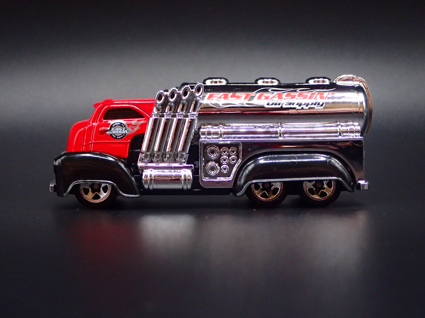VINTAGE STYLE FUEL TANKER TRUCK 1:64 HW SCALE COLLECTIBLE DIORAMA DIECAST MODEL CAR