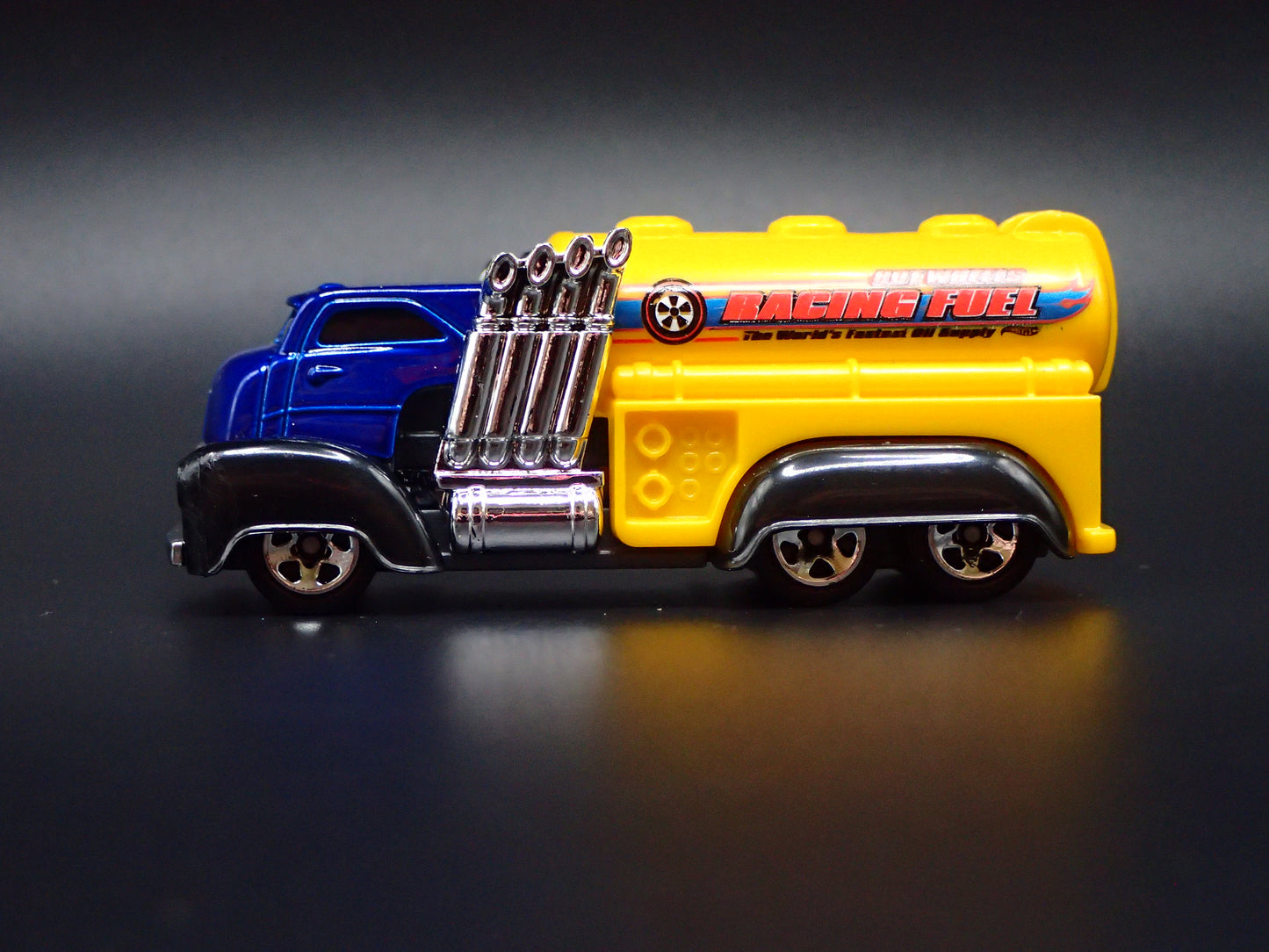 VINTAGE STYLE FUEL TANKER TRUCK 1:64 HW SCALE COLLECTIBLE DIORAMA DIECAST MODEL CAR