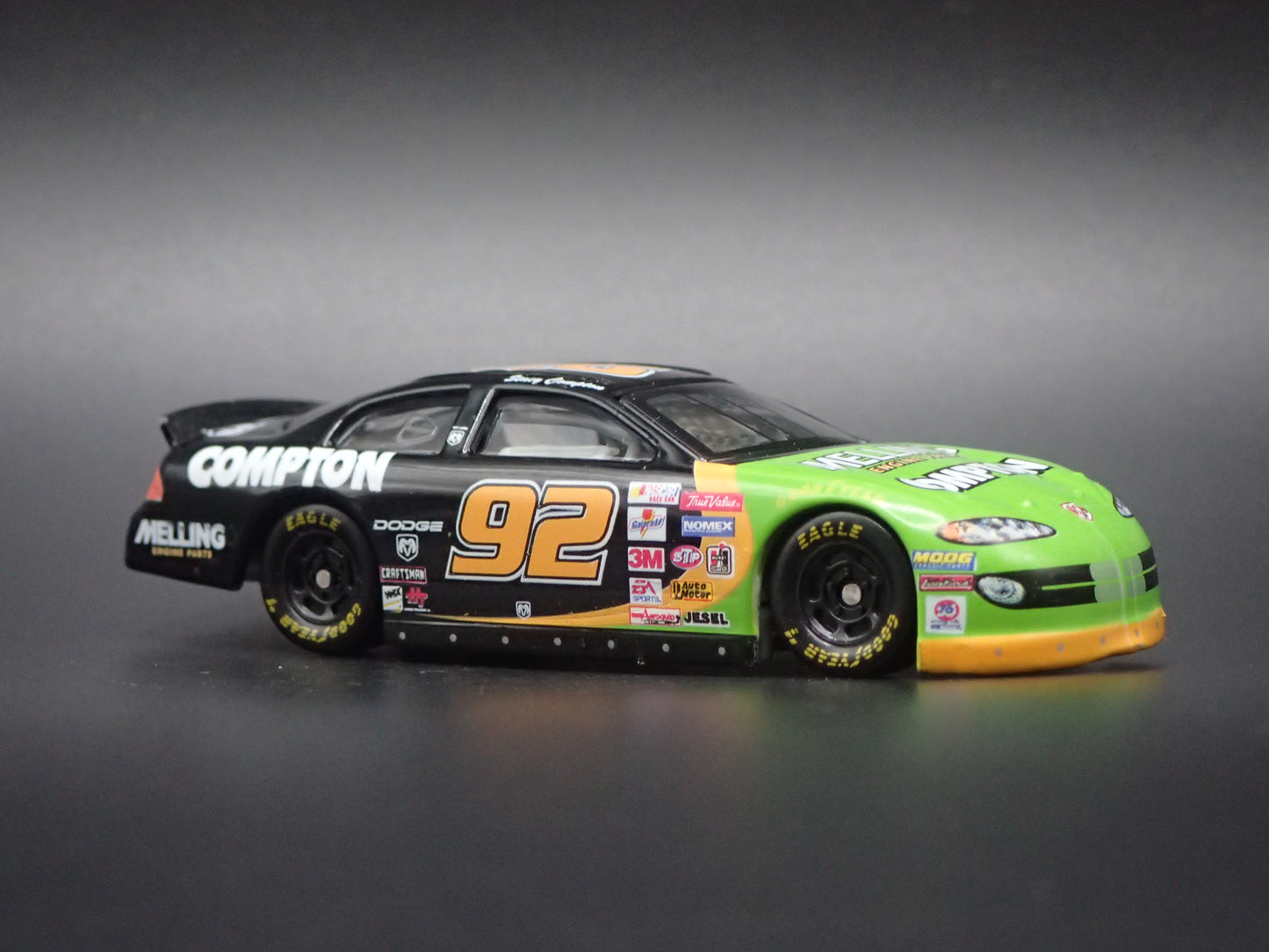 2001 01 DODGE INTREPID 92 STACY COMPTON NASCAR 1:64 SCALE DIECAST MODEL CAR