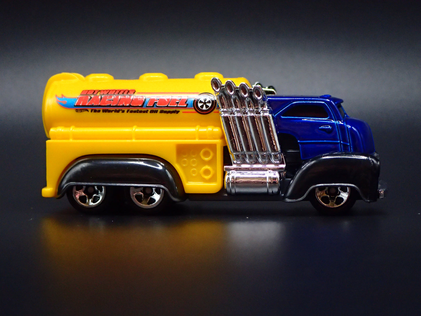 VINTAGE STYLE FUEL TANKER TRUCK 1:64 HW SCALE COLLECTIBLE DIORAMA DIECAST MODEL CAR