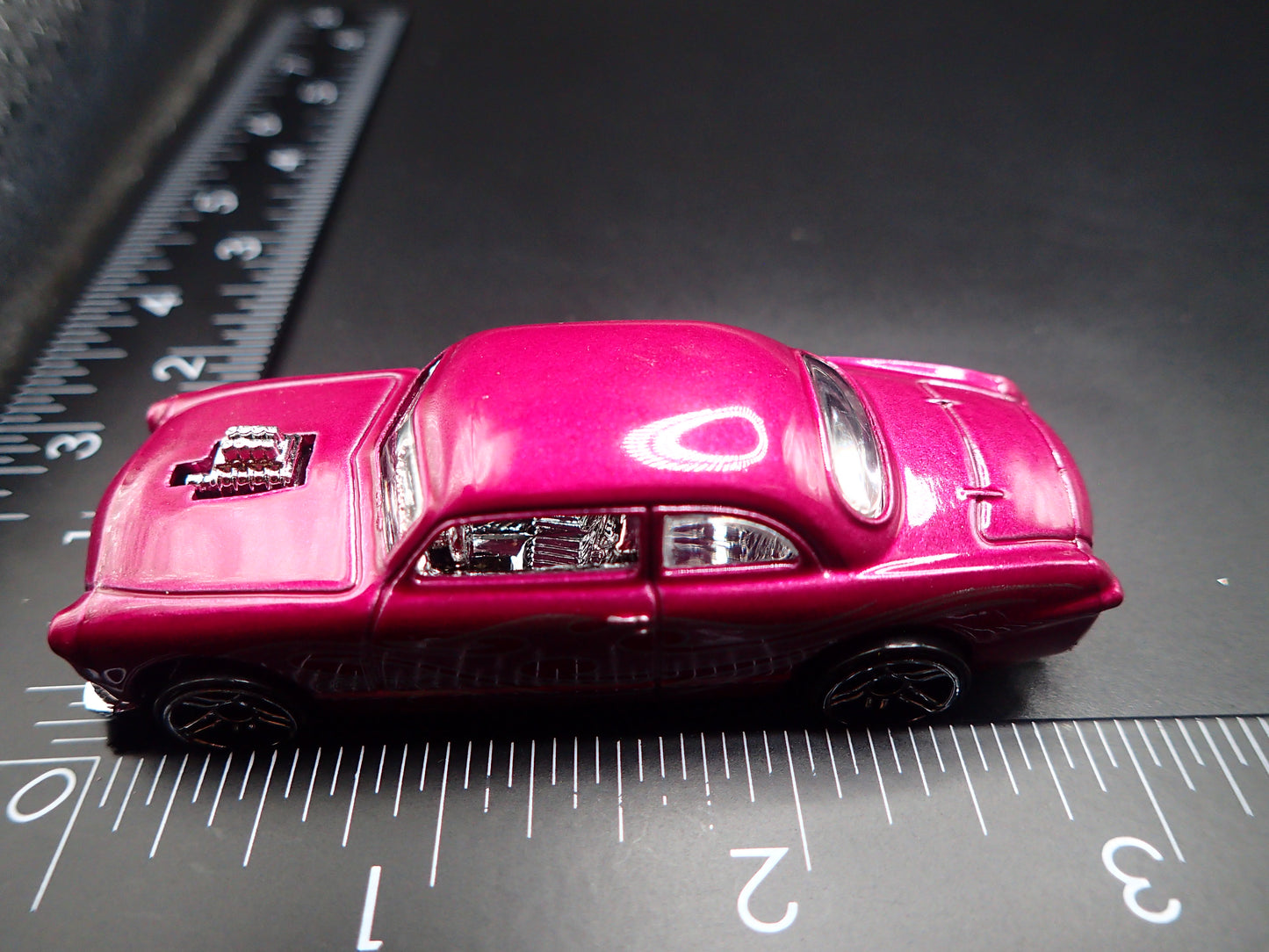 1949-1951 FORD SHOE BOX CLUB COUPE PINK 1:64 SCALE DIORAMA DIECAST MODEL CAR