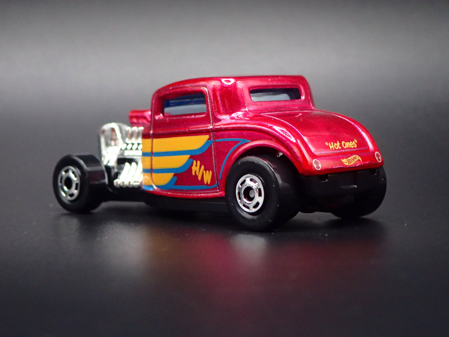1932 32 FORD COUPE HOT ROD PINK 1:64 SCALE COLLECTIBLE DIORAMA DIECAST MODEL CAR