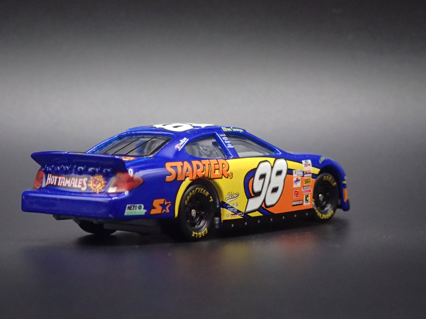 2001 01 FORD TAURUS 98 ELTON SAWYER NASCAR 1:64 SCALE DIECAST MODEL CAR