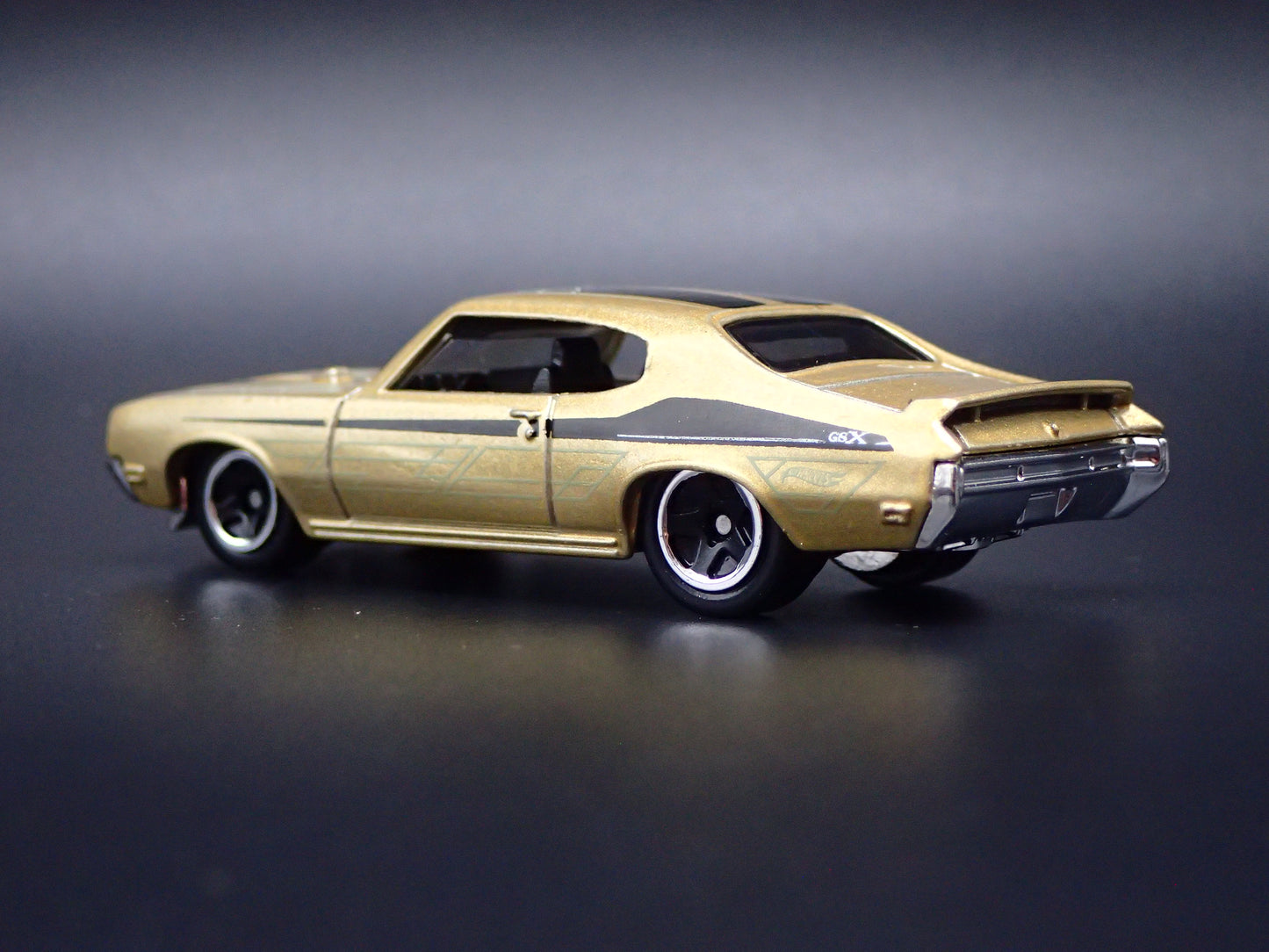 1970 70 BUICK GSX MUSCLE CAR 1:64 SCALE COLLECTIBLE DIORAMA DIECAST MODEL CAR
