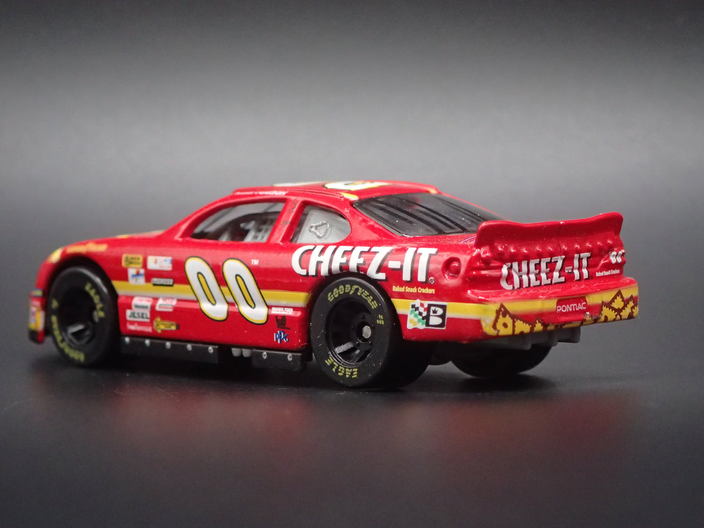 1999 99 PONTIAC GRAND PRIX 00 LARRY PEARSON NASCAR 1:64 DIECAST MODEL CAR