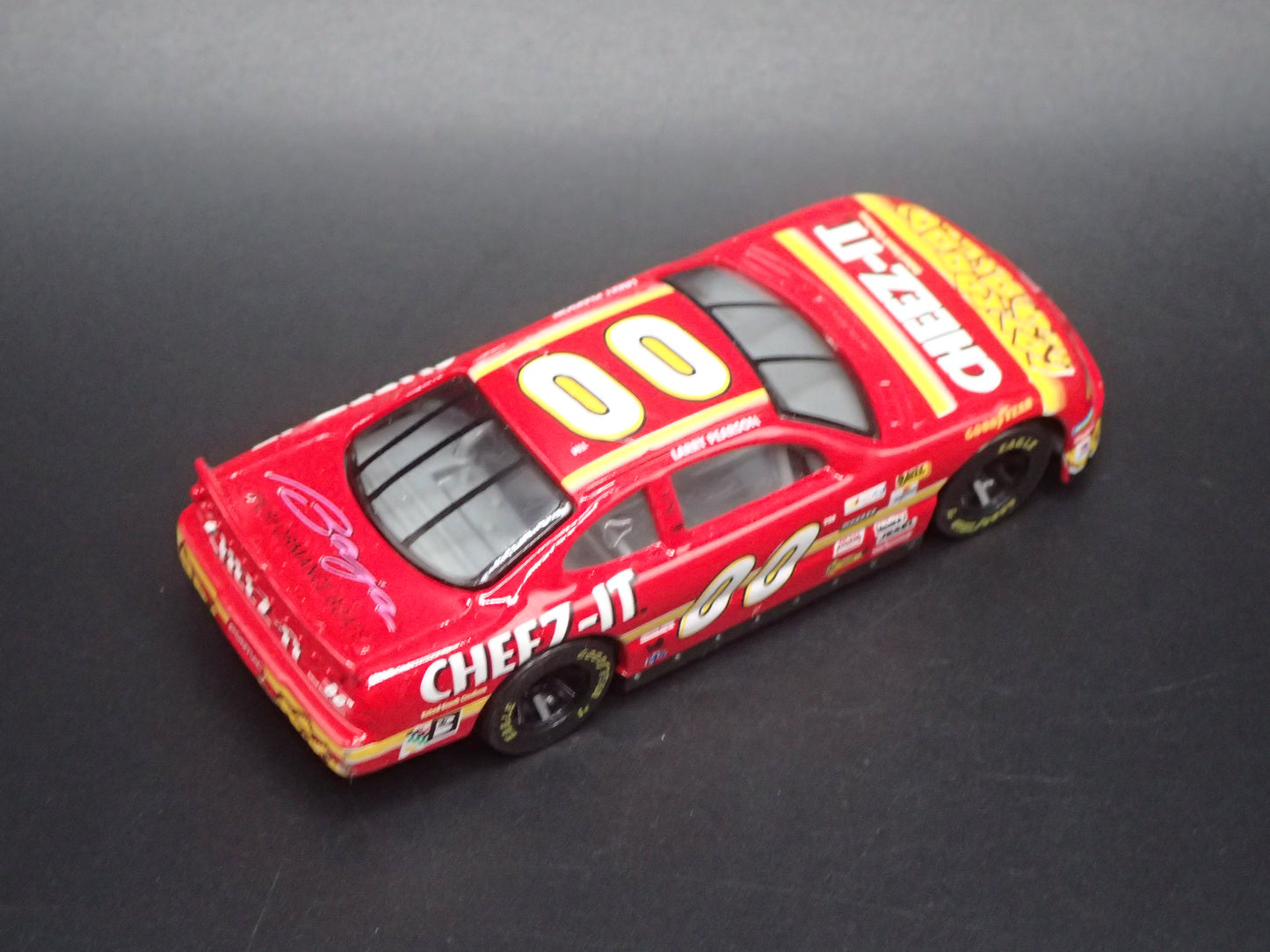 1999 99 PONTIAC GRAND PRIX 00 LARRY PEARSON NASCAR 1:64 DIECAST MODEL CAR