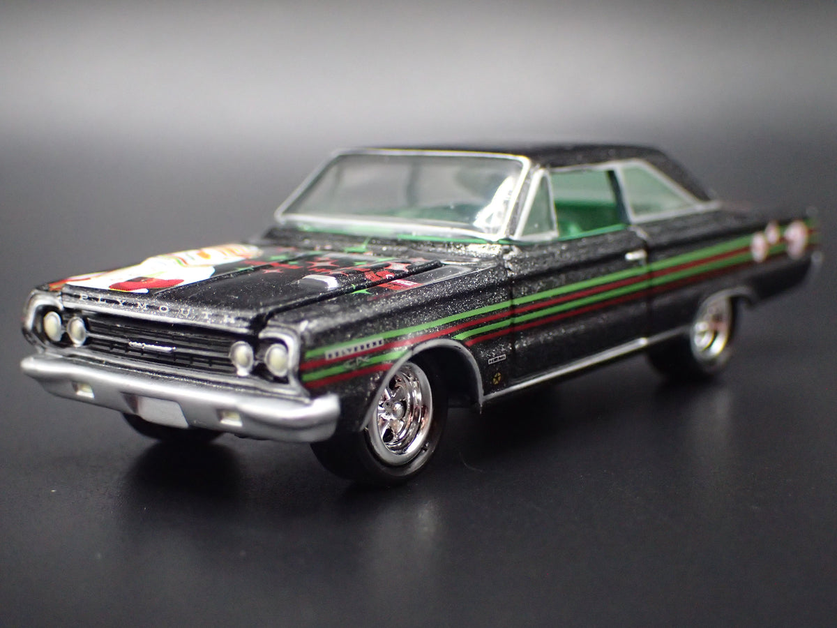 1967 67 PLYMOUTH GTX COCA COLA COKE 1/64 SCALE DIECAST MODEL CAR