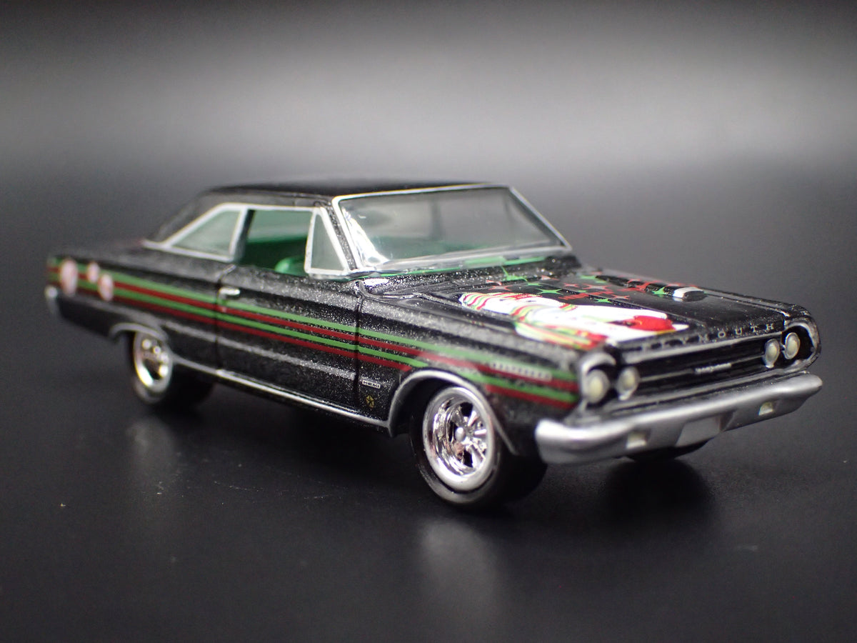 1967 67 PLYMOUTH GTX COCA COLA COKE 1/64 SCALE DIECAST MODEL CAR
