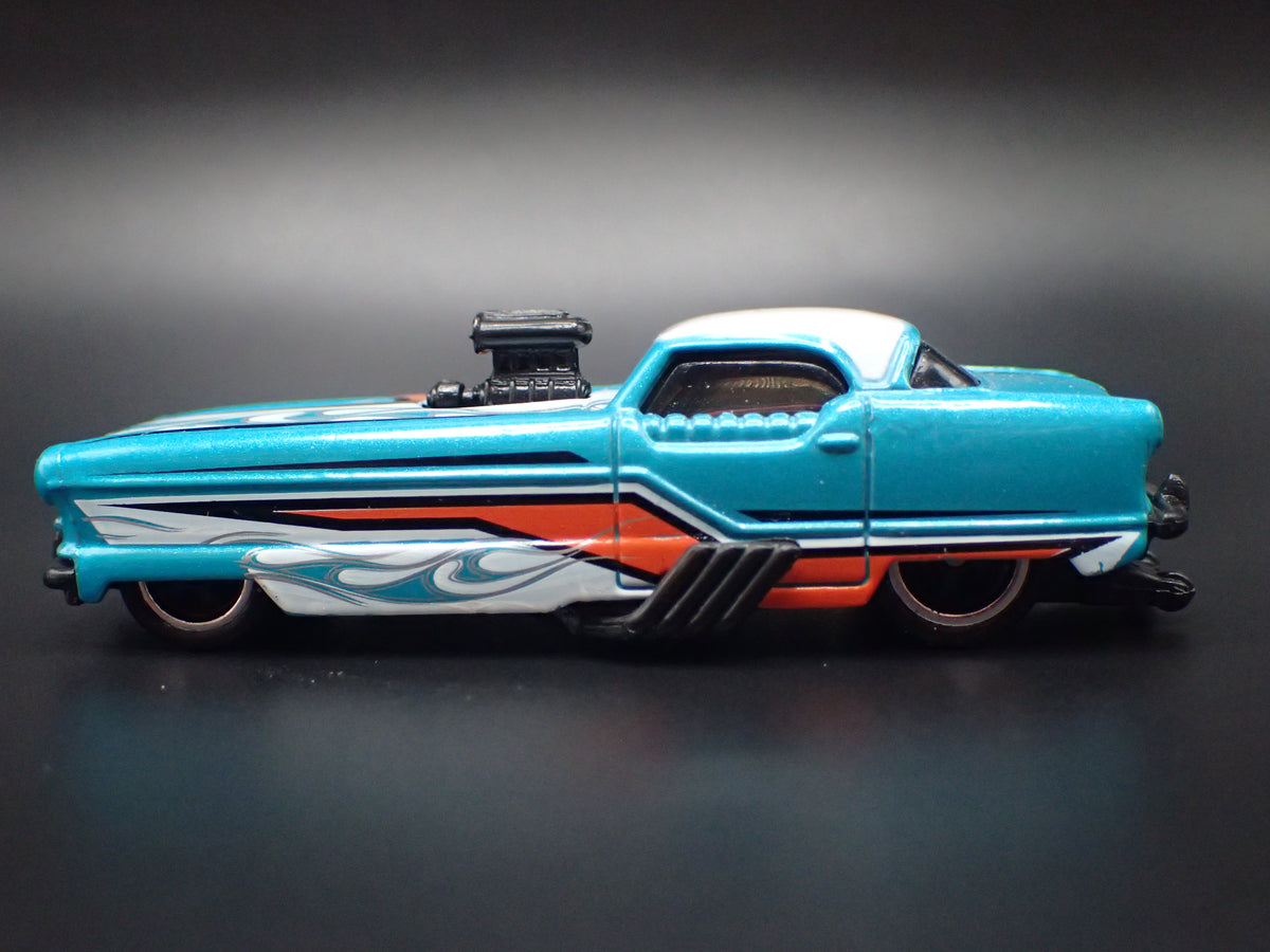 AMC NASH METROPOLITAN BLUE 1:64 SCALE COLLECTIBLE DIORAMA DIECAST MODEL CAR