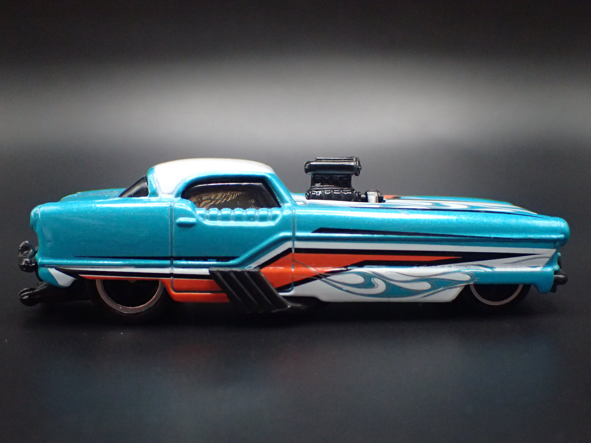 AMC NASH METROPOLITAN BLUE 1:64 SCALE COLLECTIBLE DIORAMA DIECAST MODEL CAR