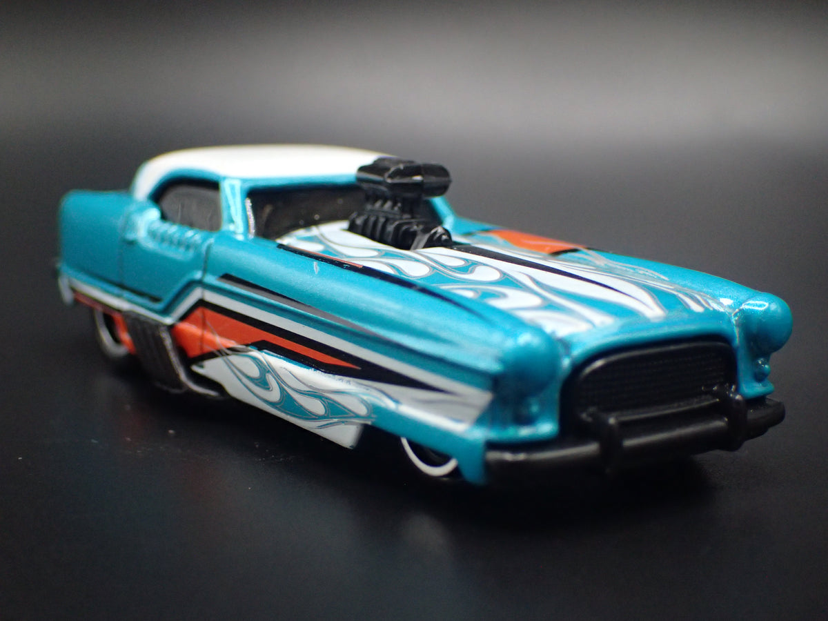AMC NASH METROPOLITAN BLUE 1:64 SCALE COLLECTIBLE DIORAMA DIECAST MODEL CAR
