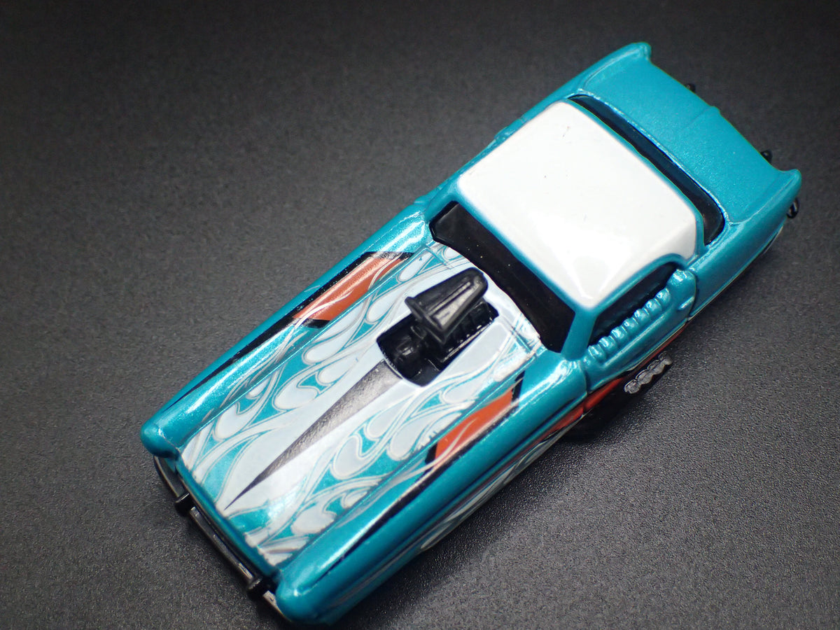 AMC NASH METROPOLITAN BLUE 1:64 SCALE COLLECTIBLE DIORAMA DIECAST MODEL CAR