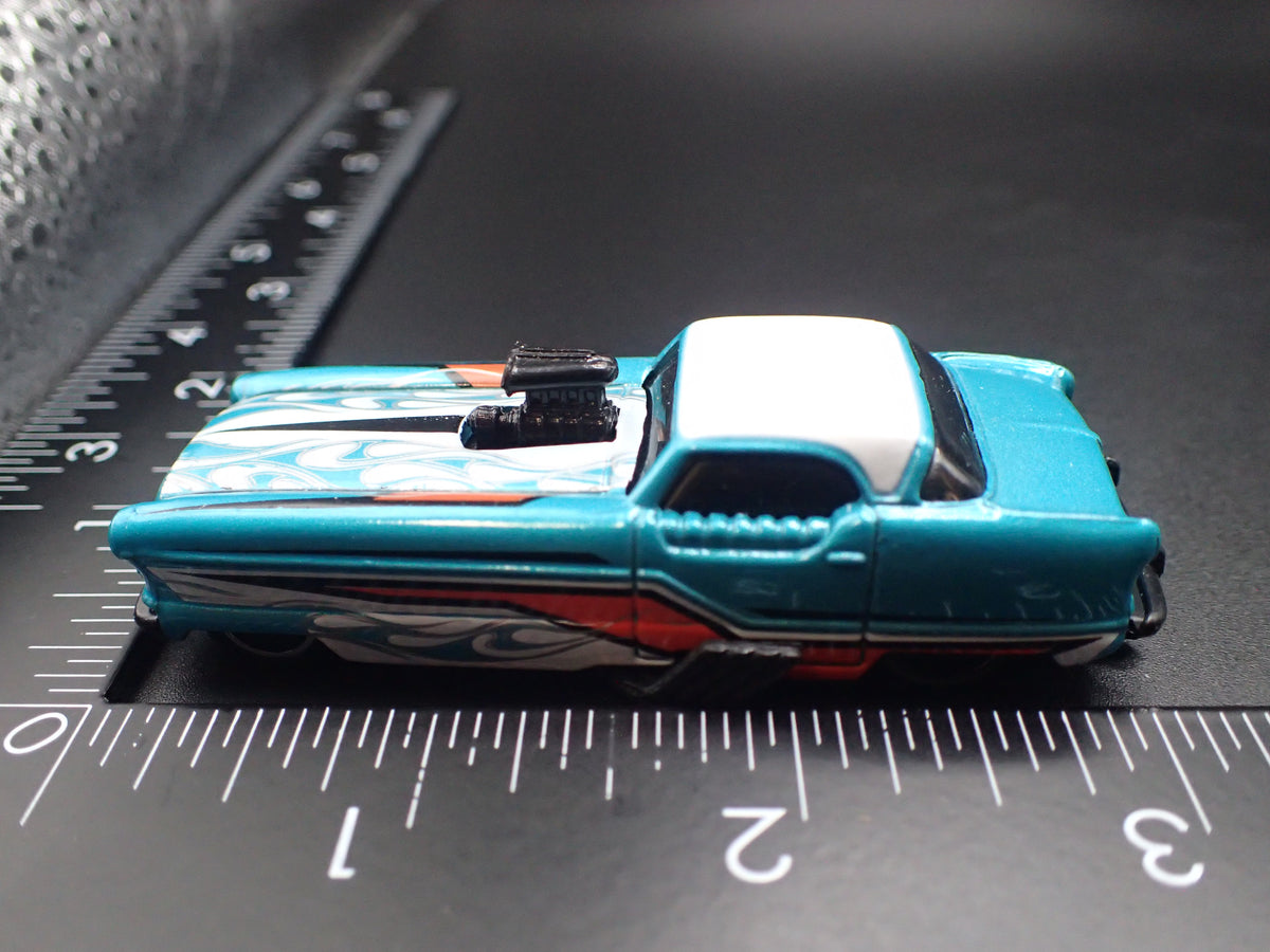 AMC NASH METROPOLITAN BLUE 1:64 SCALE COLLECTIBLE DIORAMA DIECAST MODEL CAR