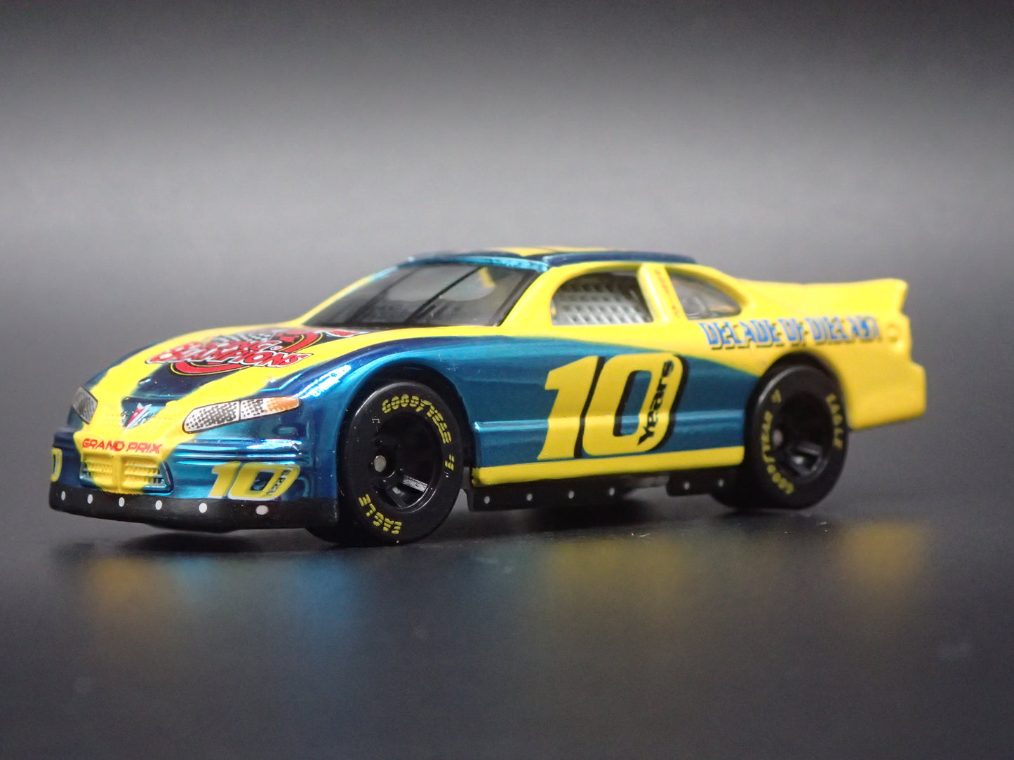 1999 99 PONTIAC GRAND PRIX 10 YR RC CHROME NASCAR 1:64 DIECAST MODEL CAR