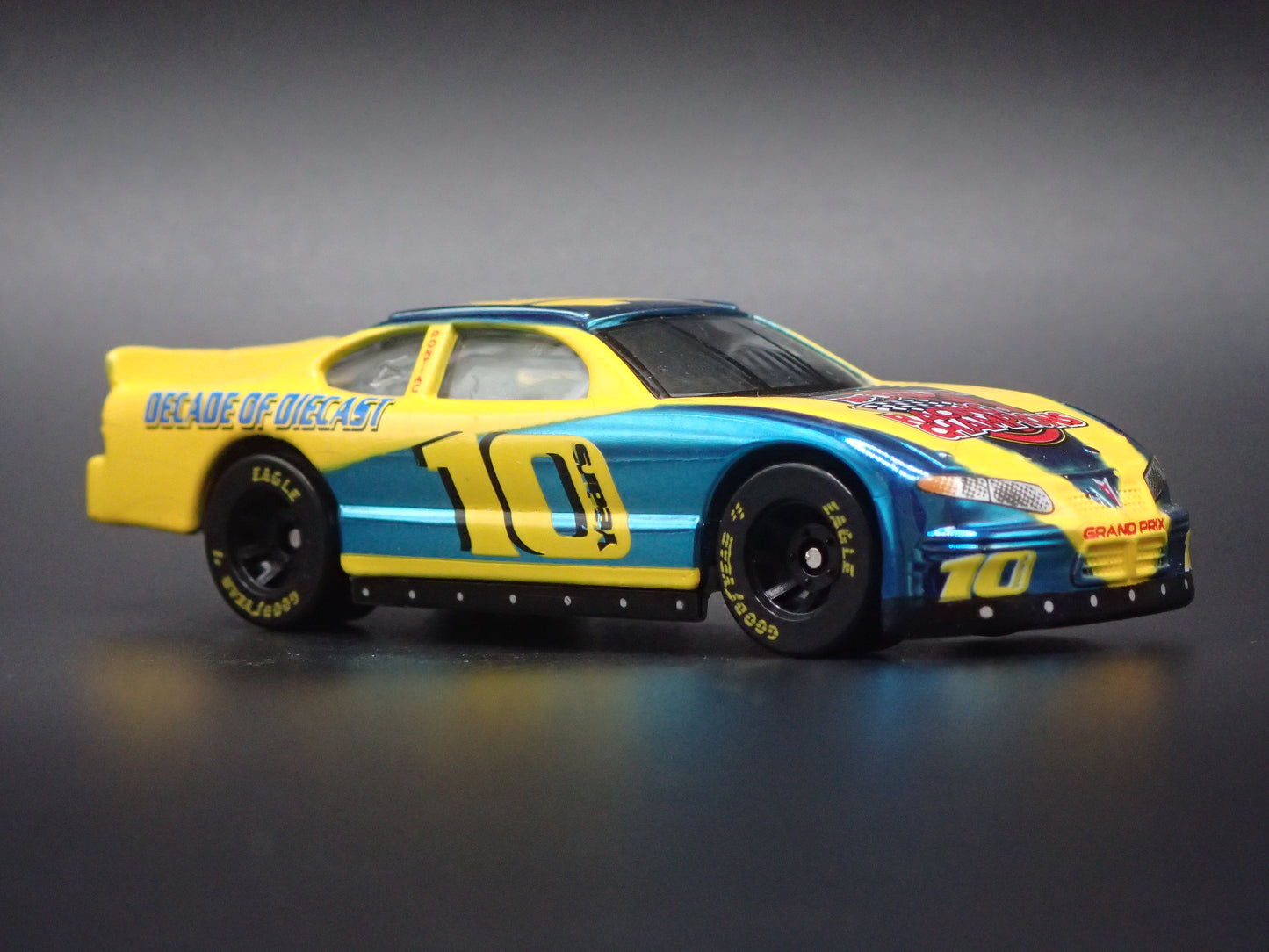 1999 99 PONTIAC GRAND PRIX 10 YR RC CHROME NASCAR 1:64 DIECAST MODEL CAR