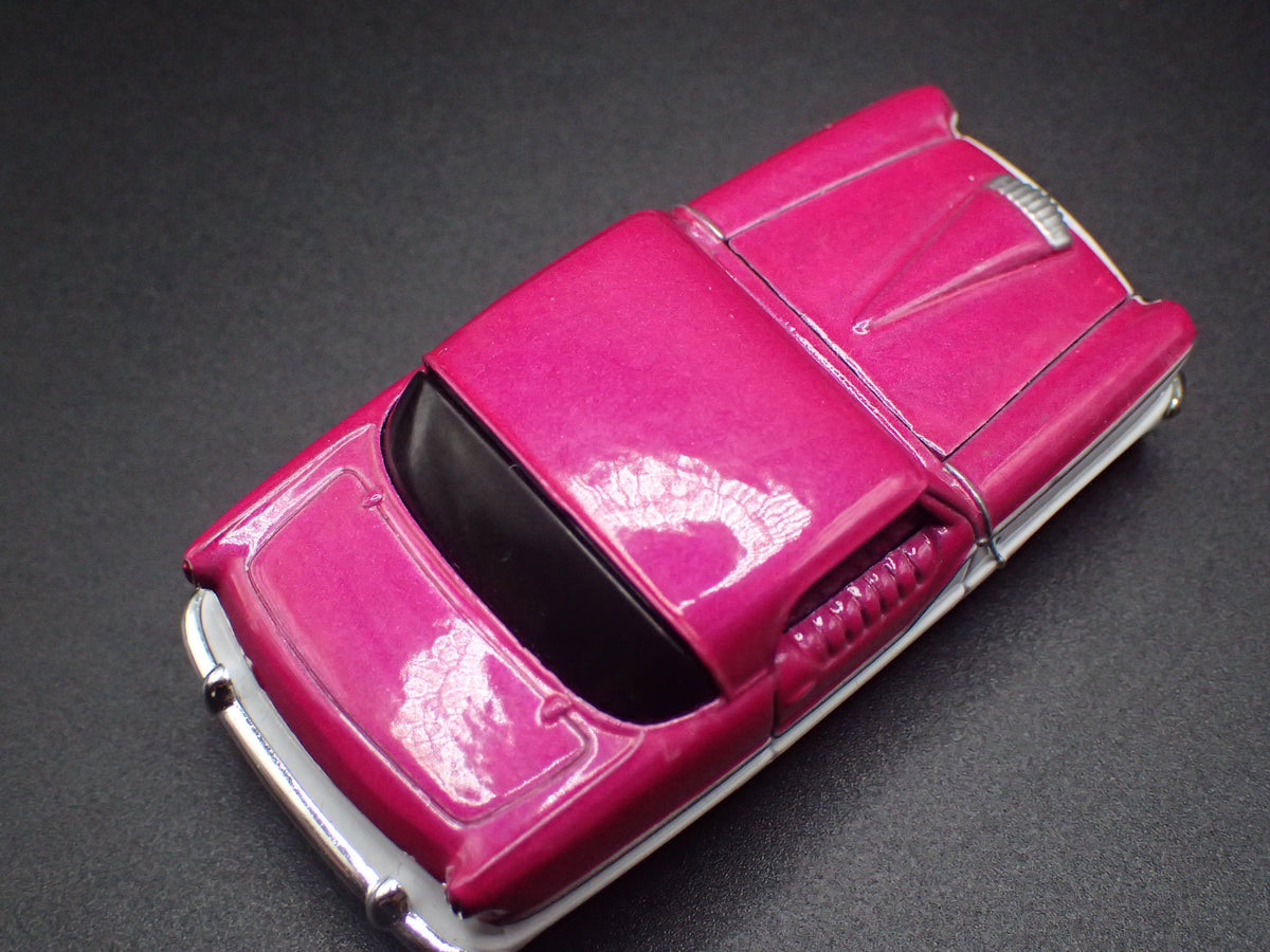 1954 54 AMC NASH METROPOLITAN PINK 1:64 SCALE COLLECTIBLE DIORAMA DIECAST MODEL CAR