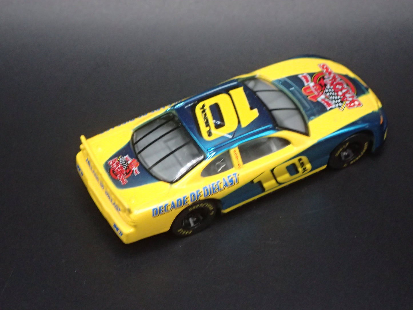 1999 99 PONTIAC GRAND PRIX 10 YR RC CHROME NASCAR 1:64 DIECAST MODEL CAR
