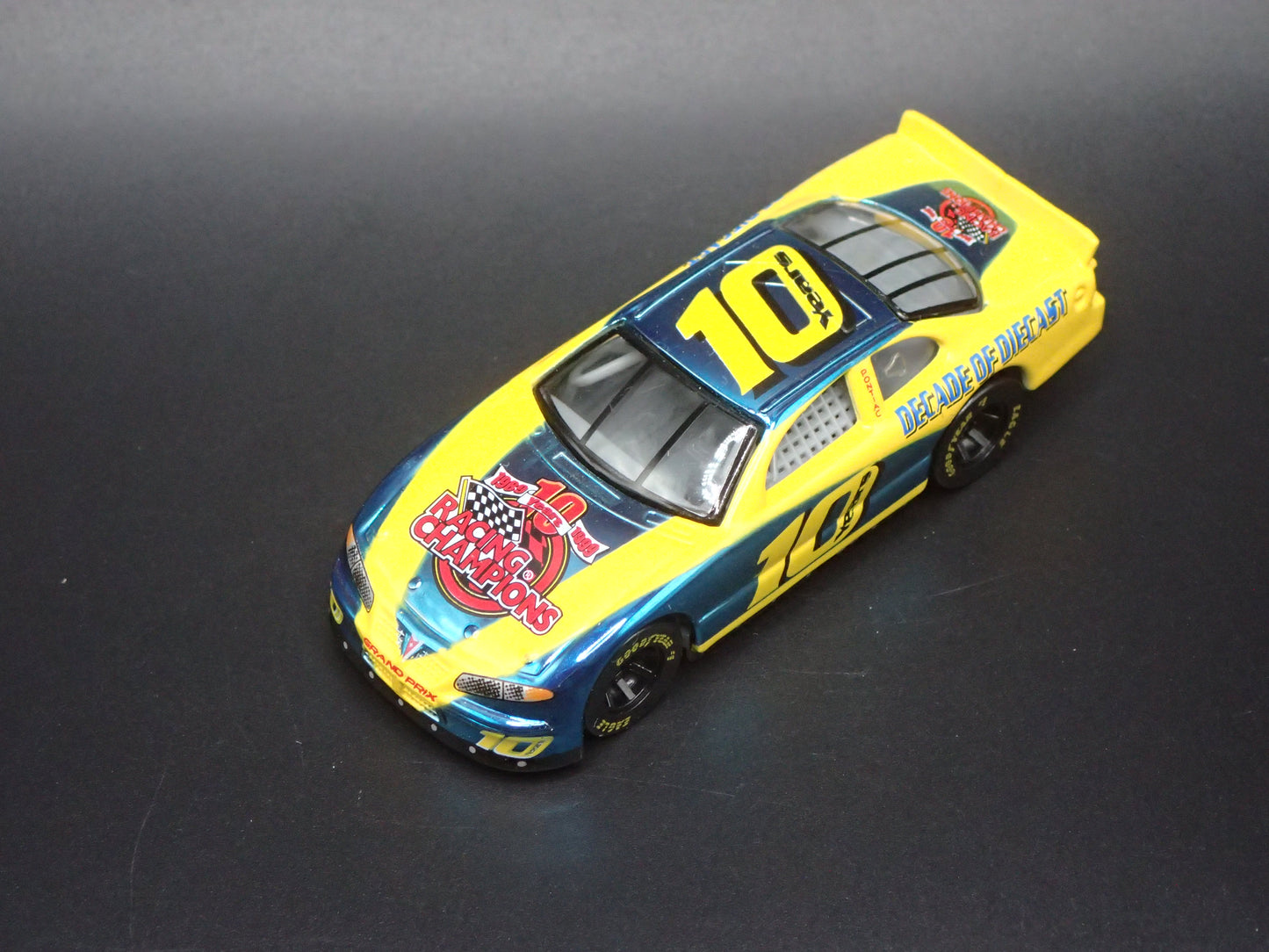 1999 99 PONTIAC GRAND PRIX 10 YR RC CHROME NASCAR 1:64 DIECAST MODEL CAR