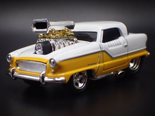 1954 54 AMC NASH METROPOLITAN WHITE 1:64 SCALE COLLECTIBLE DIORAMA DIECAST MODEL CAR-Burning Rubber Toy Company